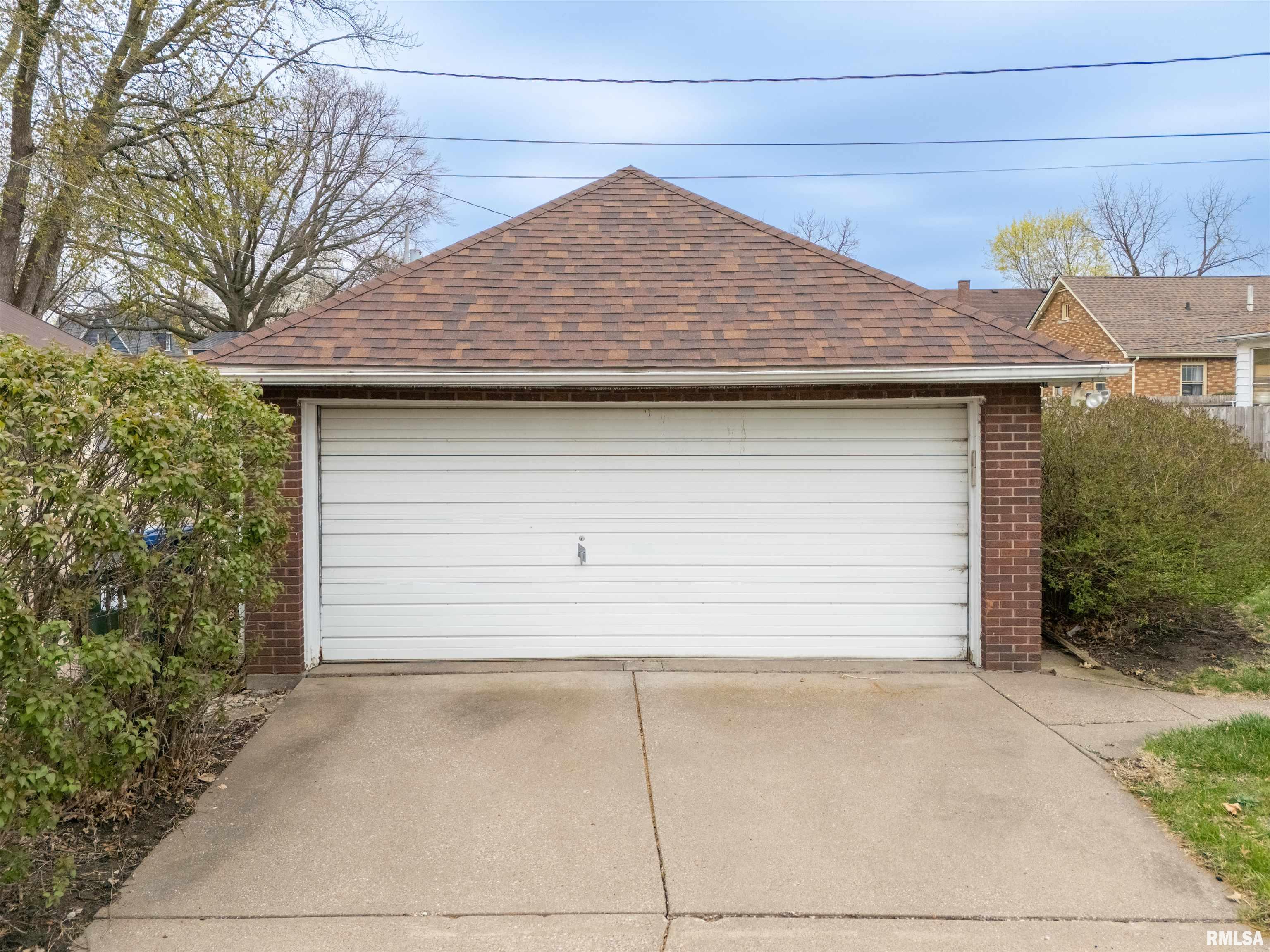 2671 Main Street, Davenport, Iowa image 28