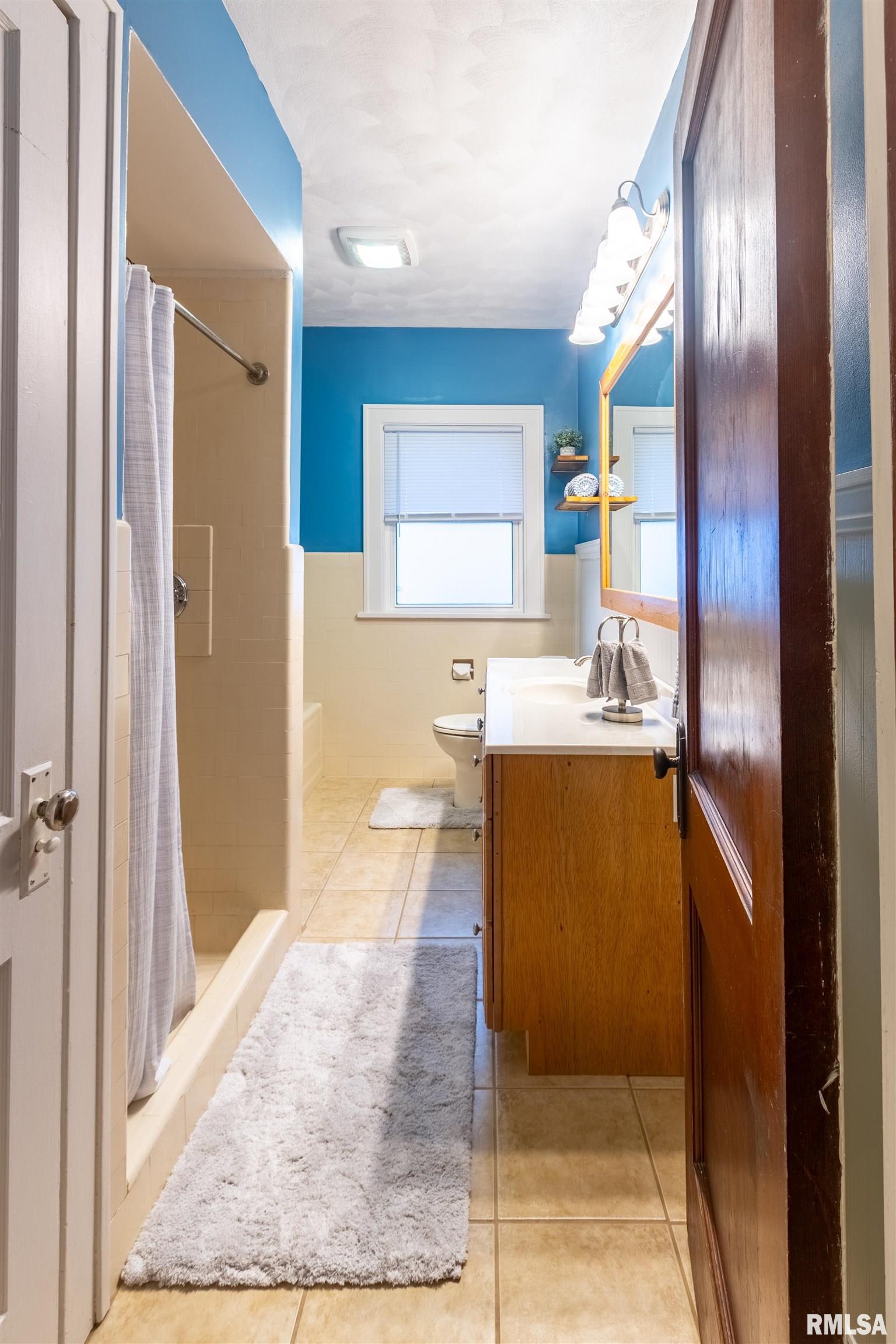2671 Main Street, Davenport, Iowa image 17