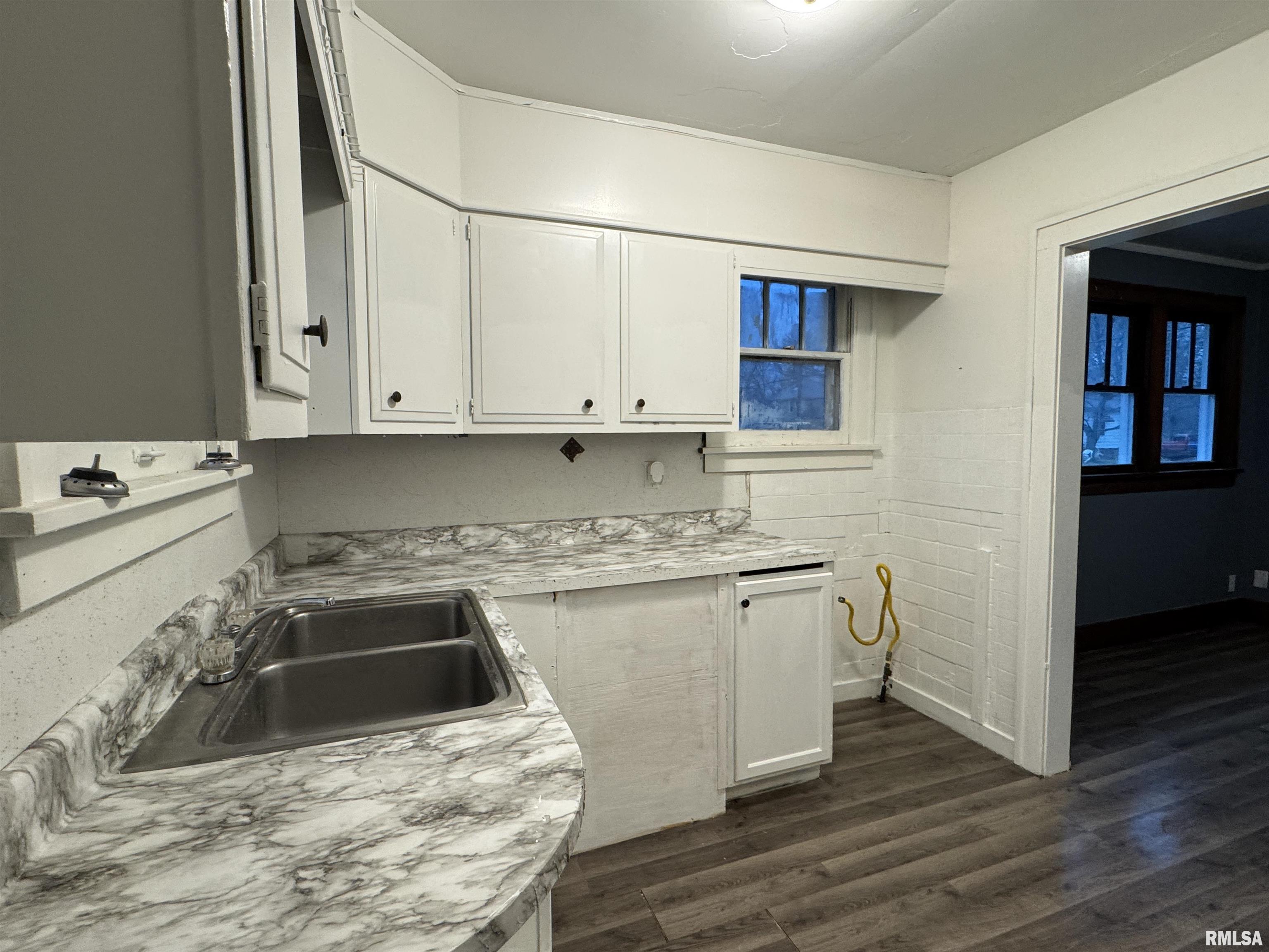1017 W Brons Avenue, Peoria, Illinois image 4