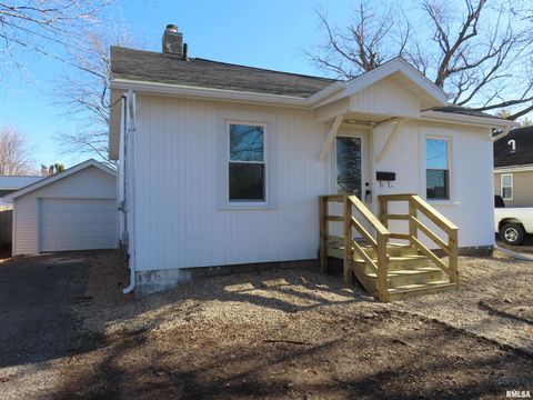 Homes For Sale - 1975 Baird Avenue<br/> Knox County, Galesburg, IL 61401