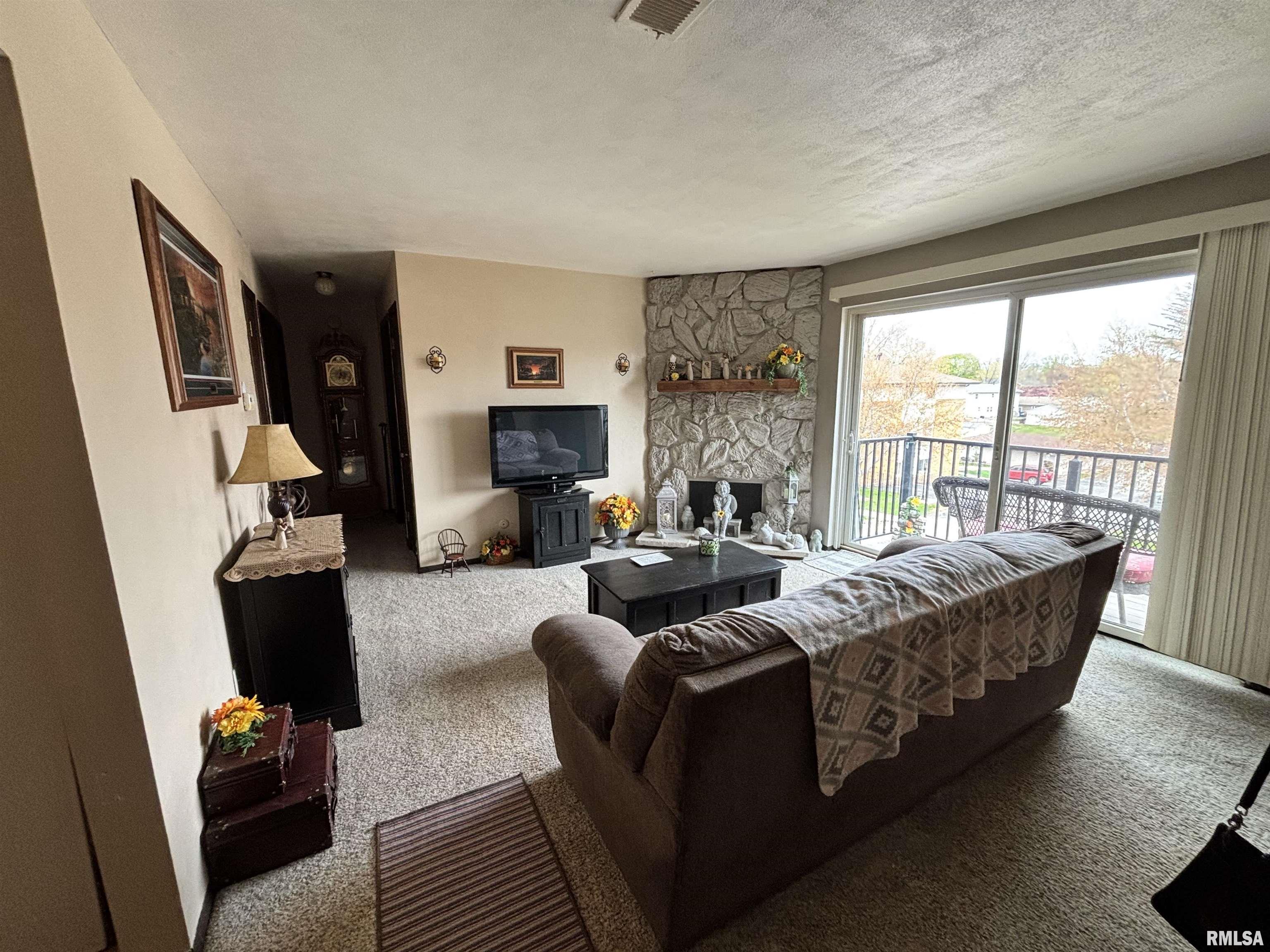3045 4th Street #12, Moline, Illinois image 5