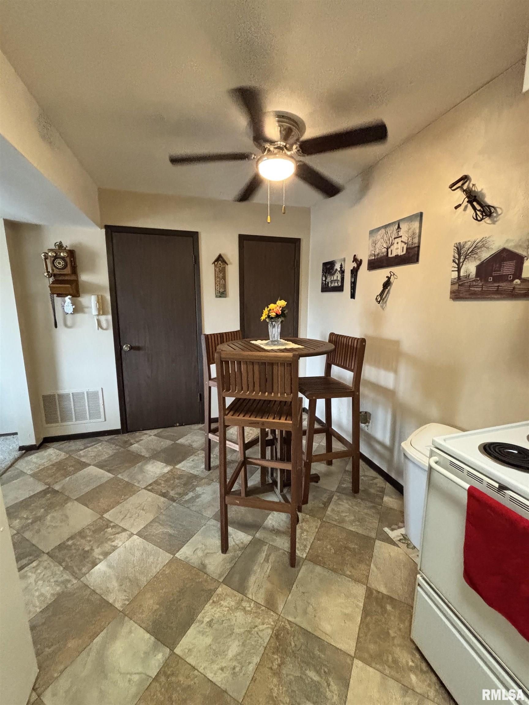 3045 4th Street #12, Moline, Illinois image 7