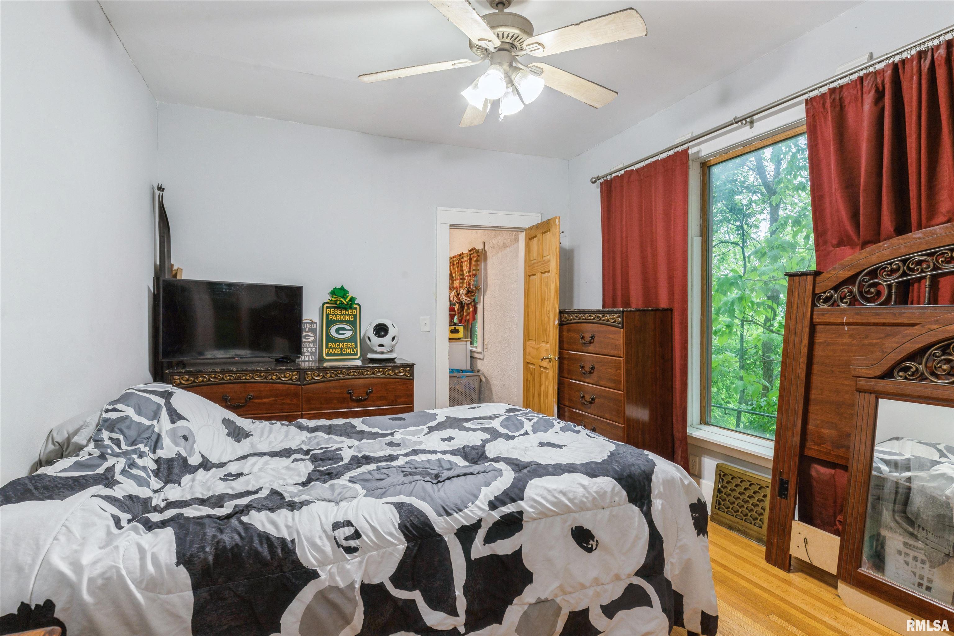 1131 W 10th Street, Davenport, Iowa image 14