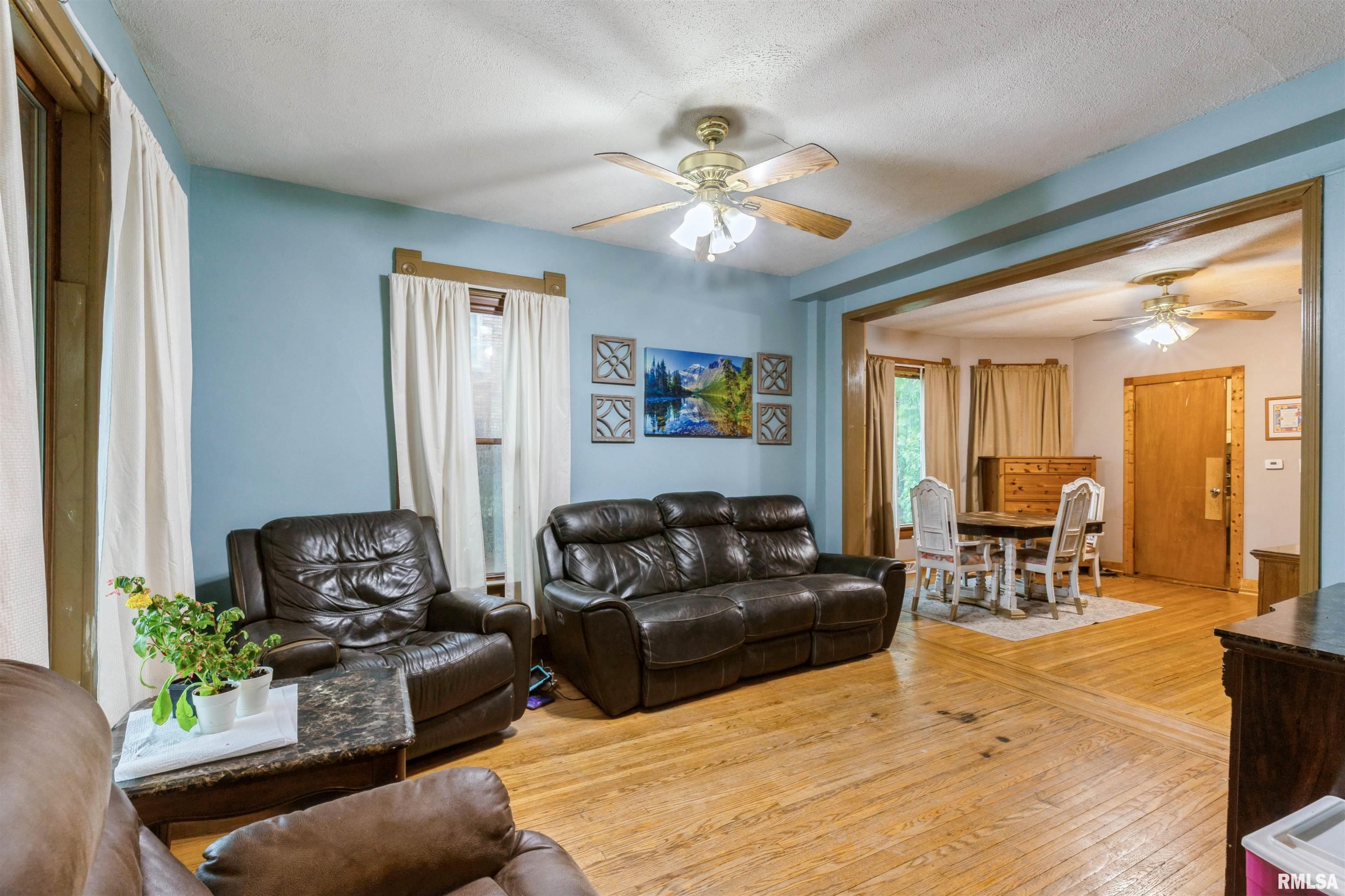 1131 W 10th Street, Davenport, Iowa image 6