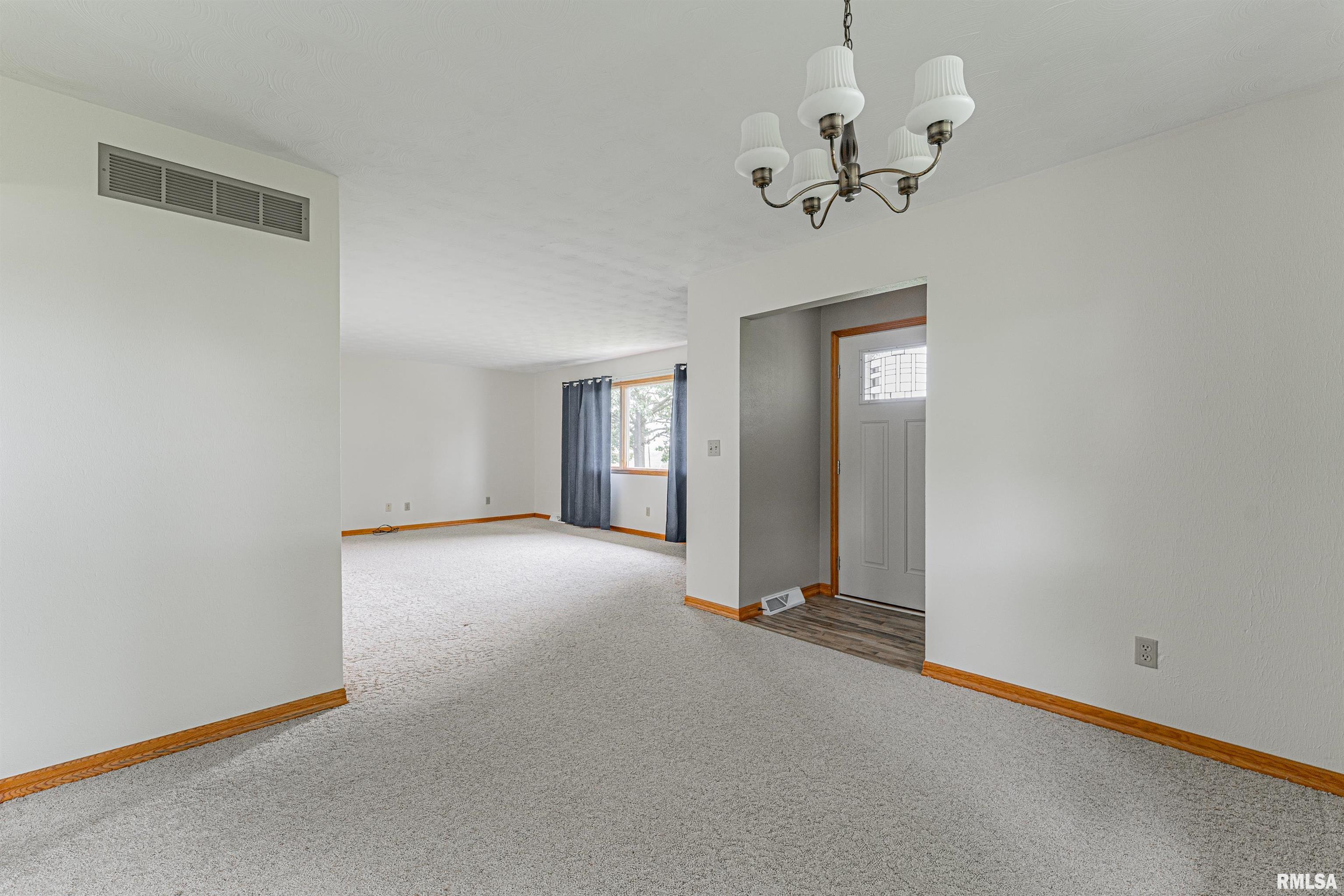 1598 700th Avenue, Lincoln, Illinois image 9