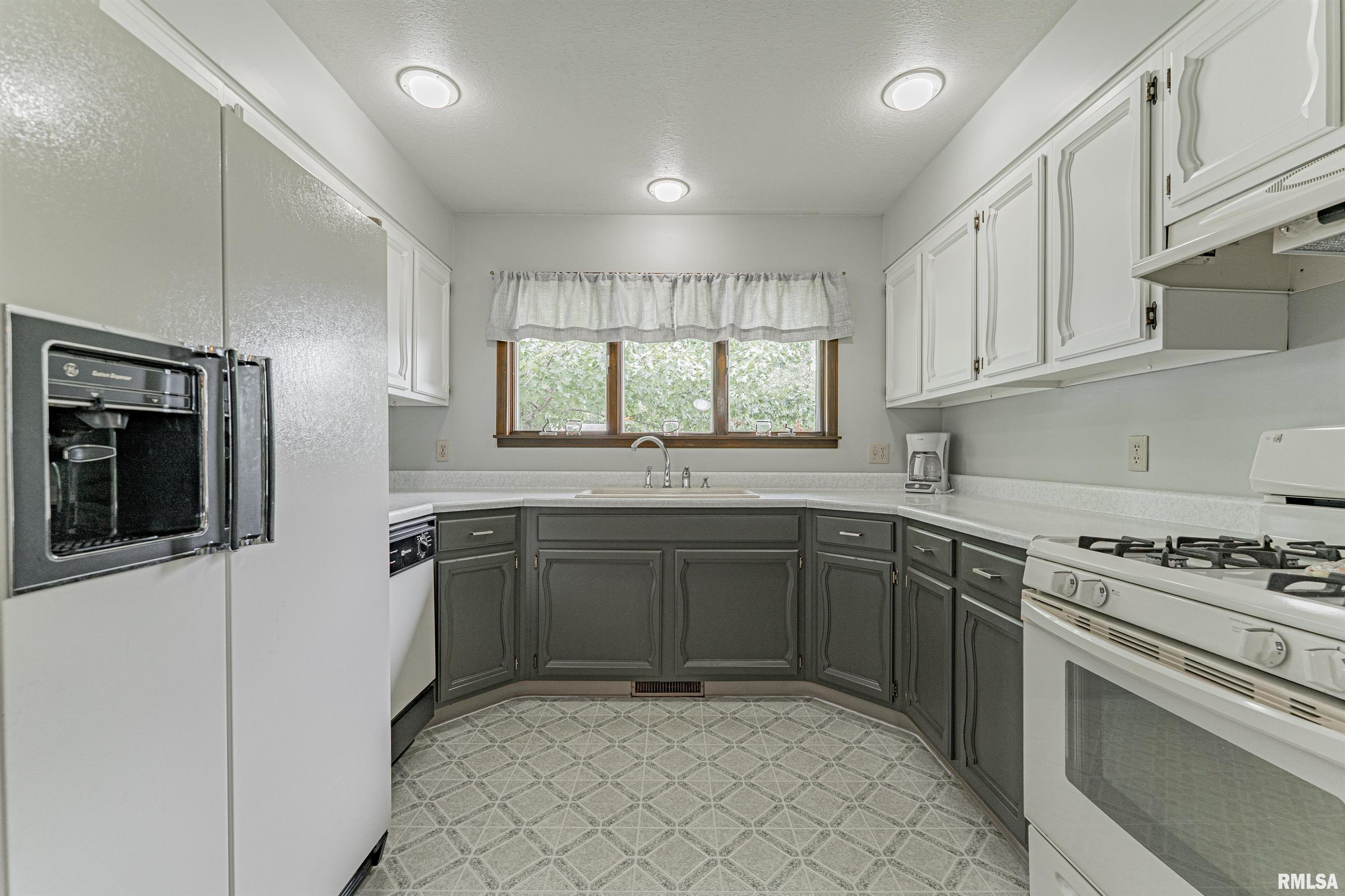 1598 700th Avenue, Lincoln, Illinois image 15