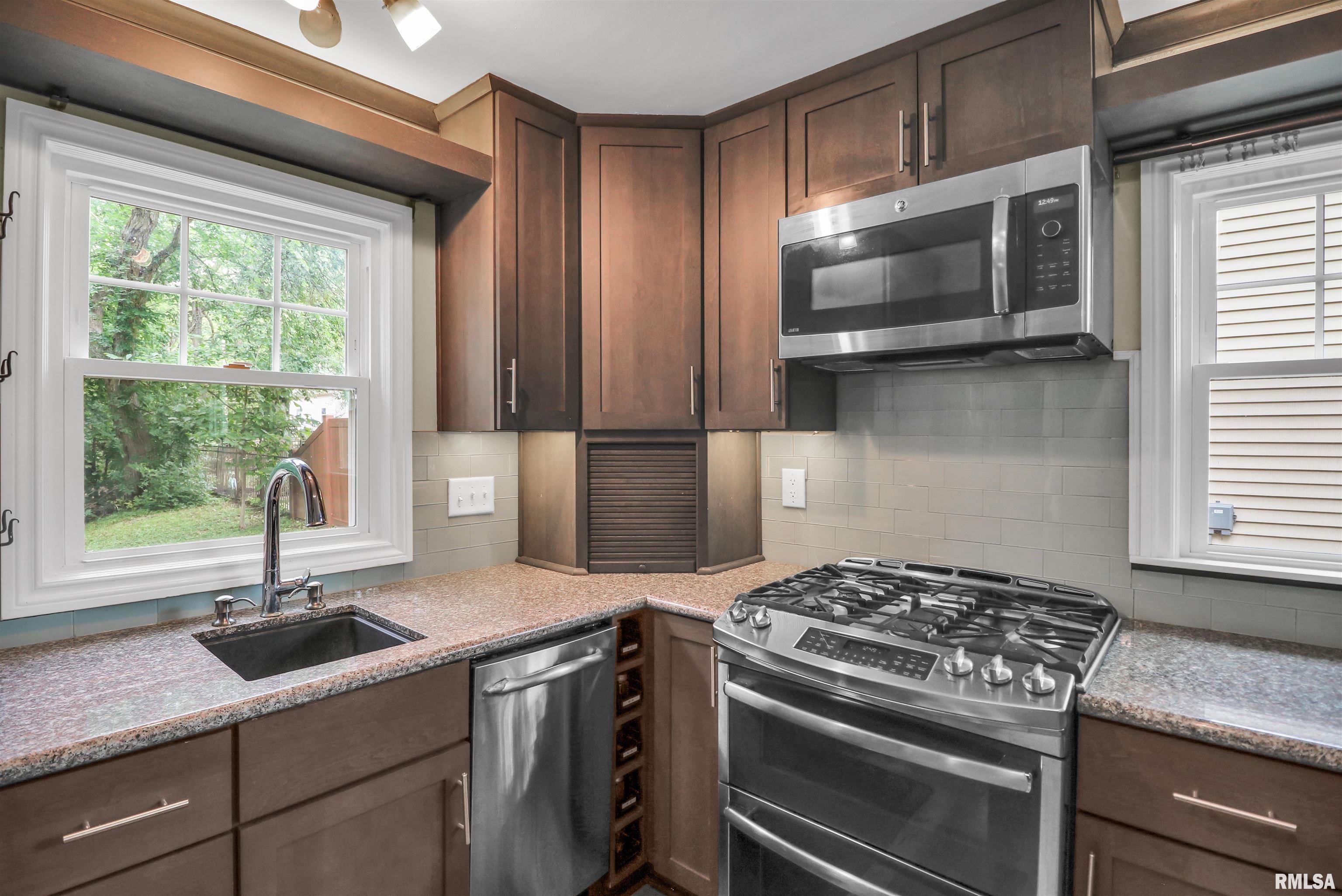 1525 E Moneta Avenue, Peoria Heights, Illinois image 7