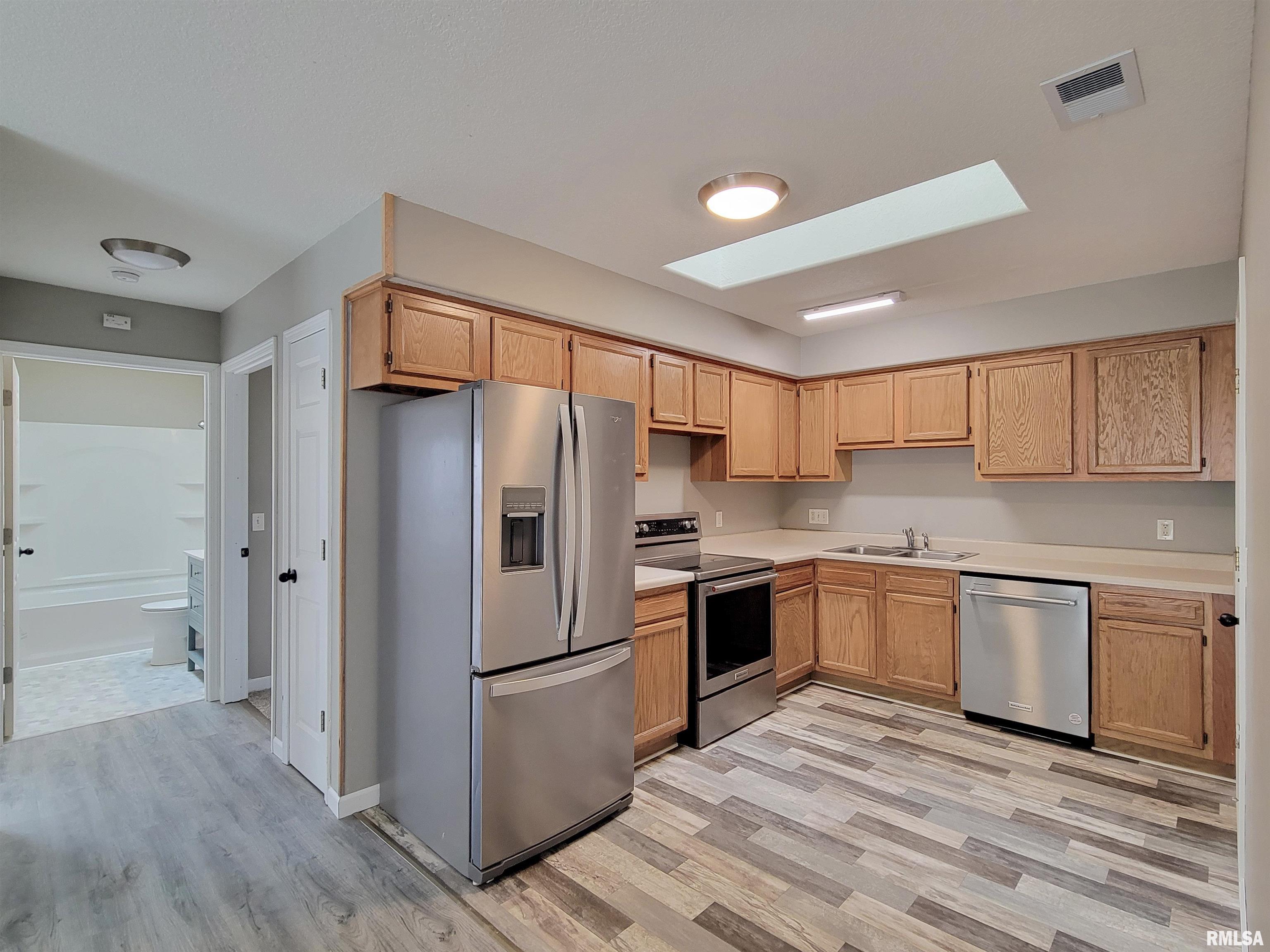 504 S Concord Street, Davenport, Iowa image 12