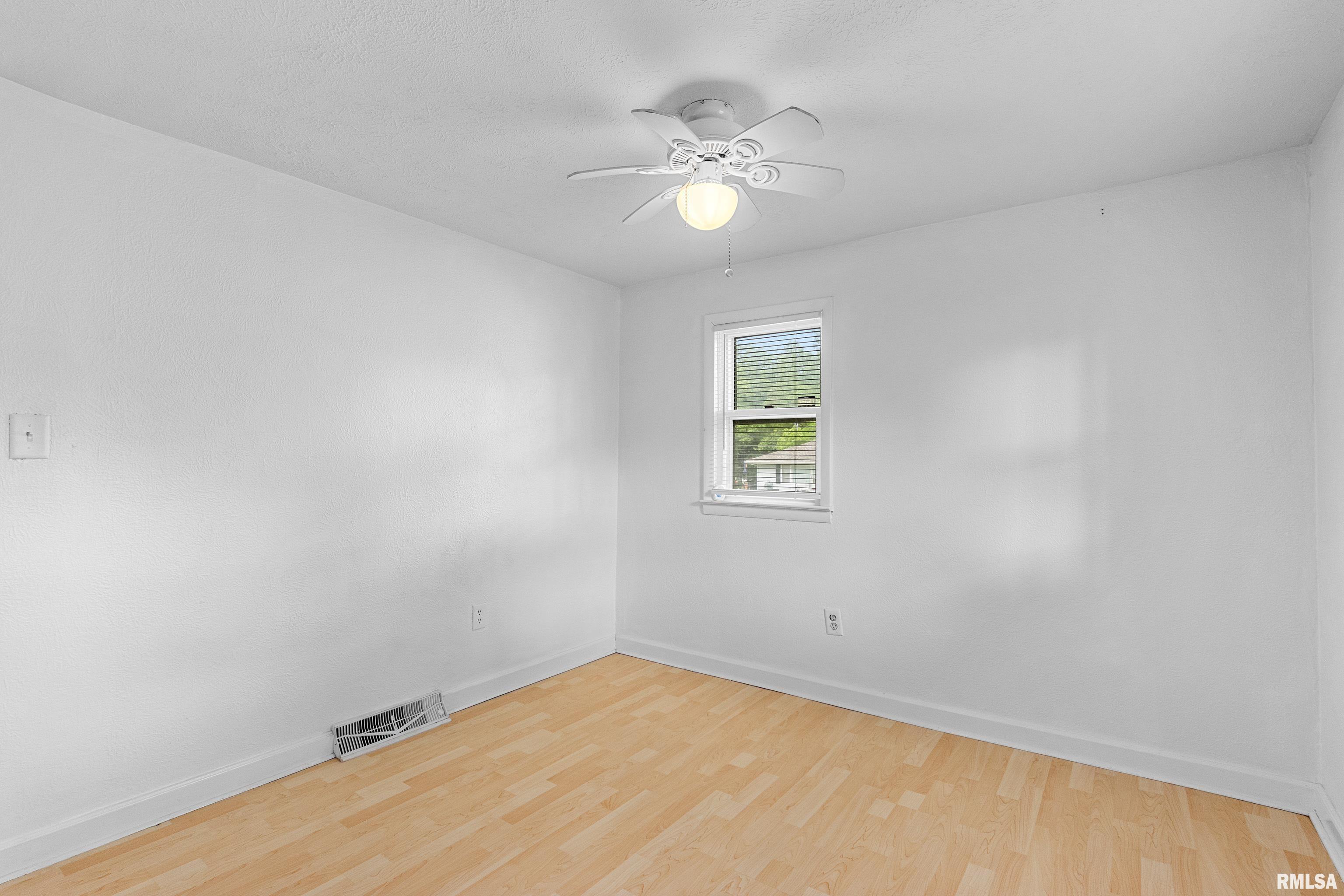 4415 N Constantine Avenue, Peoria Heights, Illinois image 12
