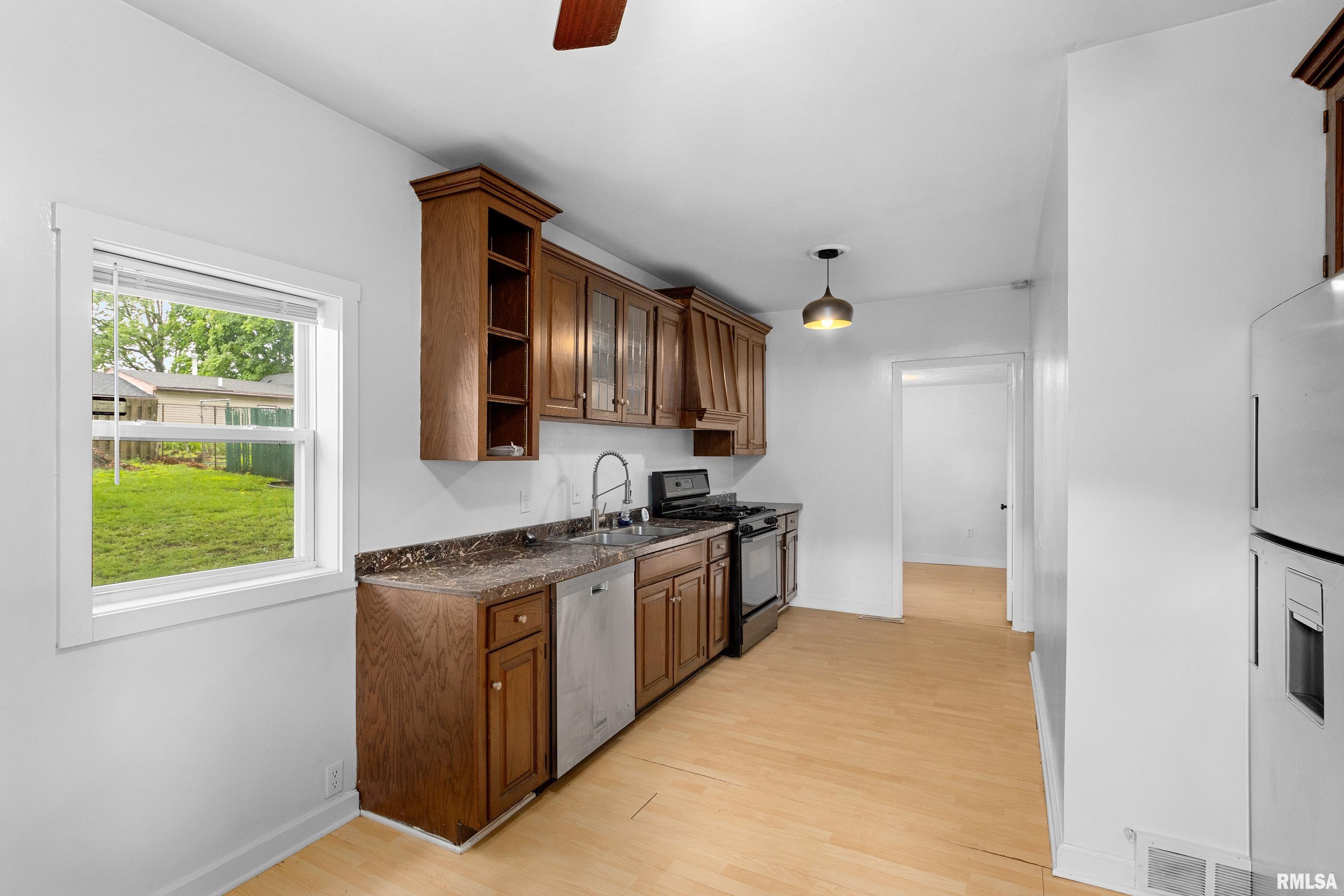 4415 N Constantine Avenue, Peoria Heights, Illinois image 6