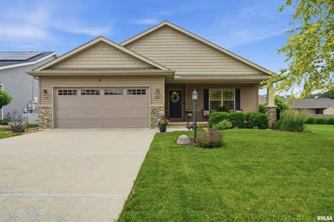 Homes For Sale - 525 Cottonwood Circle<br/> East Peoria, IL 61611