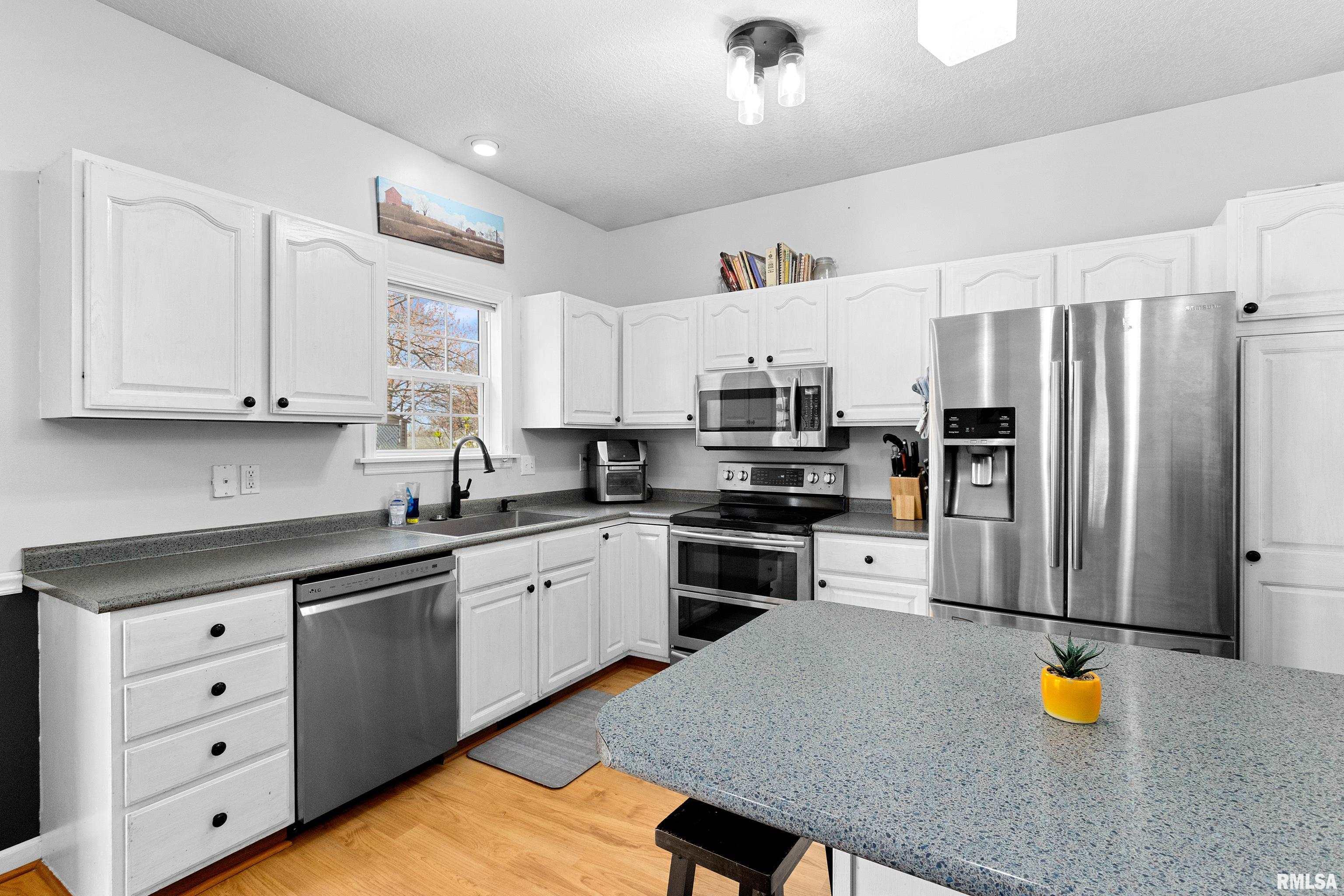 101 Karen Drive, East Peoria, Illinois image 9