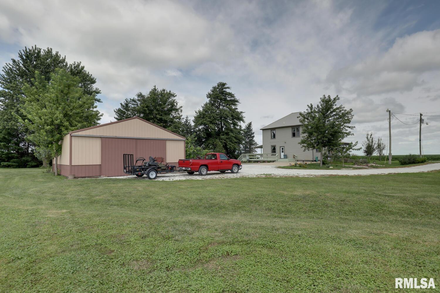 1515 E 1700 N County Road, Carthage, Illinois image 29