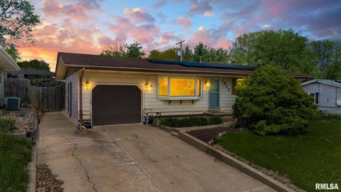 Photo of 1917 W DAYTONA Drive, Peoria, IL 61614 (MLS # PA1266075)
