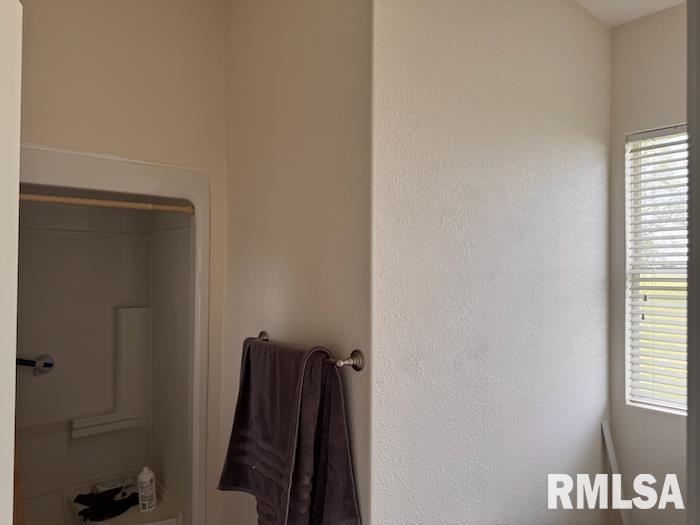 24211 N Carver Road, Canton, Illinois image 10
