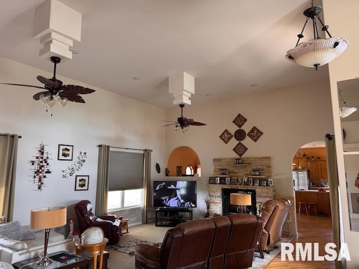 24211 N Carver Road, Canton, Illinois image 7