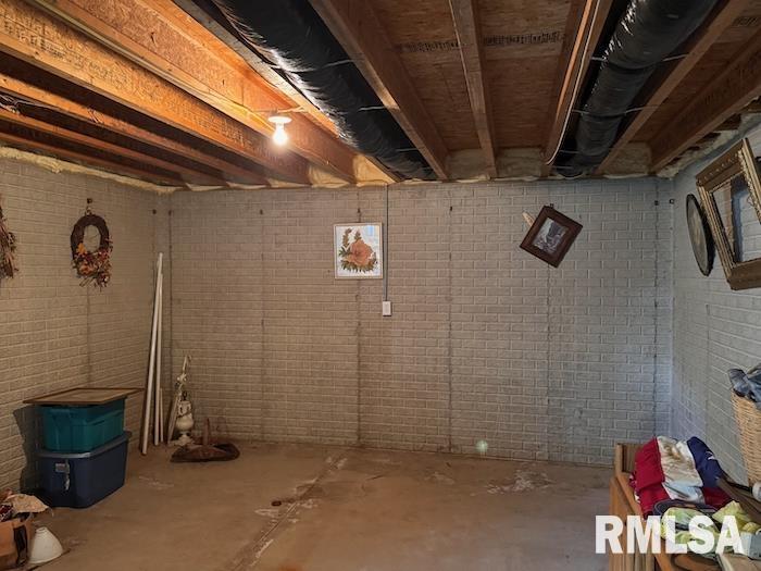 24211 N Carver Road, Canton, Illinois image 28