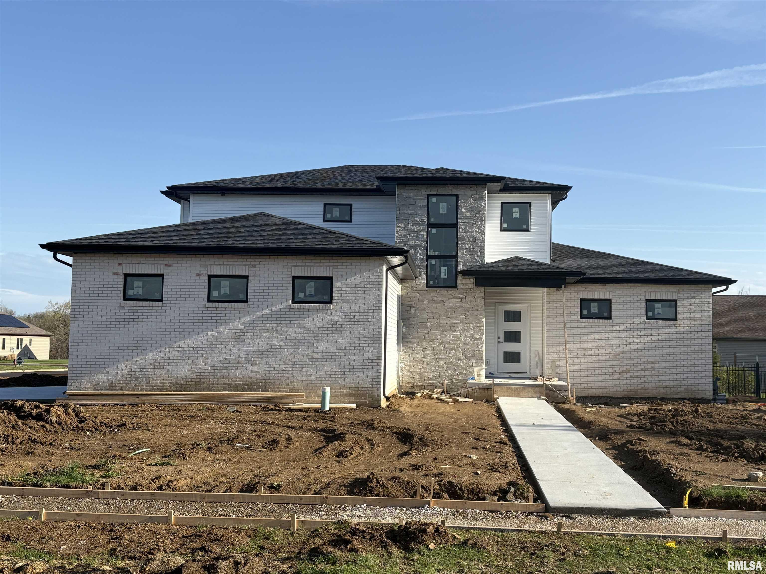 112 Shannon Hills Drive, Washington, Illinois image 1