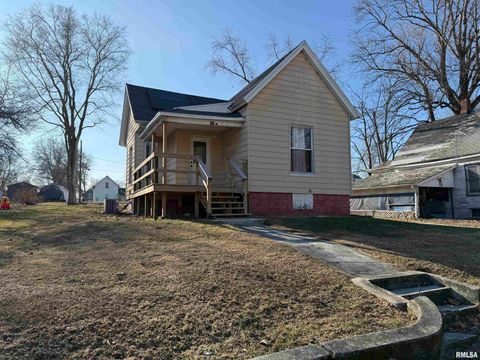 Homes For Sale - 307 Clinton Street<br/> Avon, IL 61415