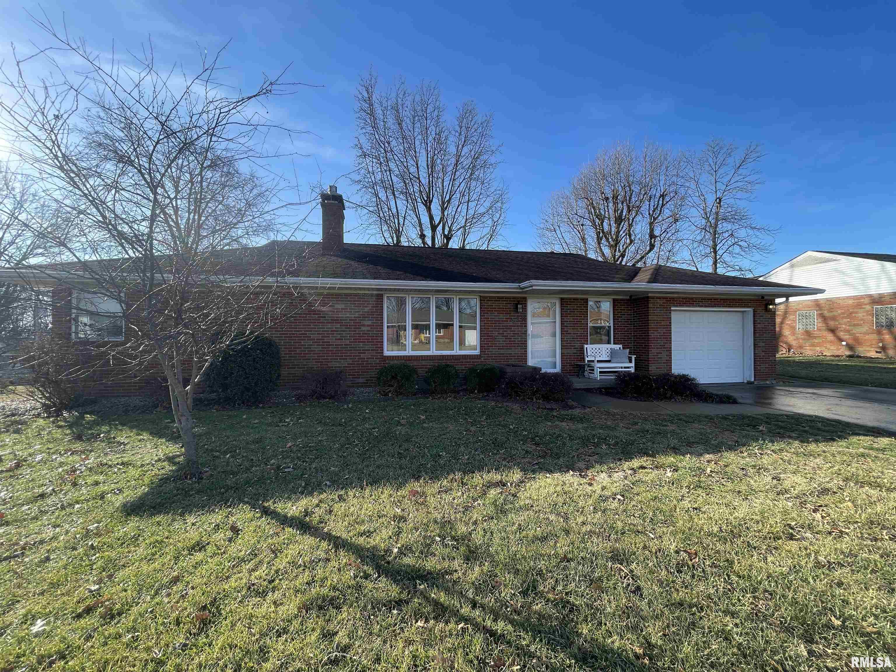 428 E Kirkland Drive, Nashville, Illinois image 3