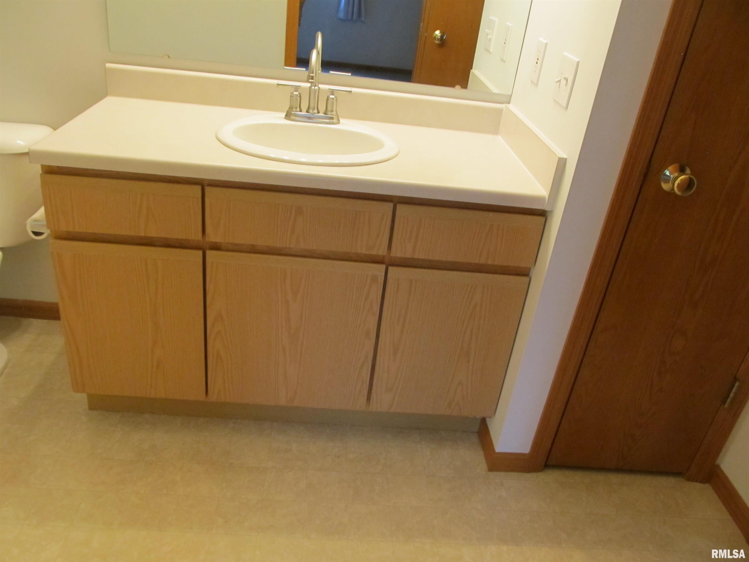 4186 Fairview Drive #5, Bettendorf, Iowa image 8