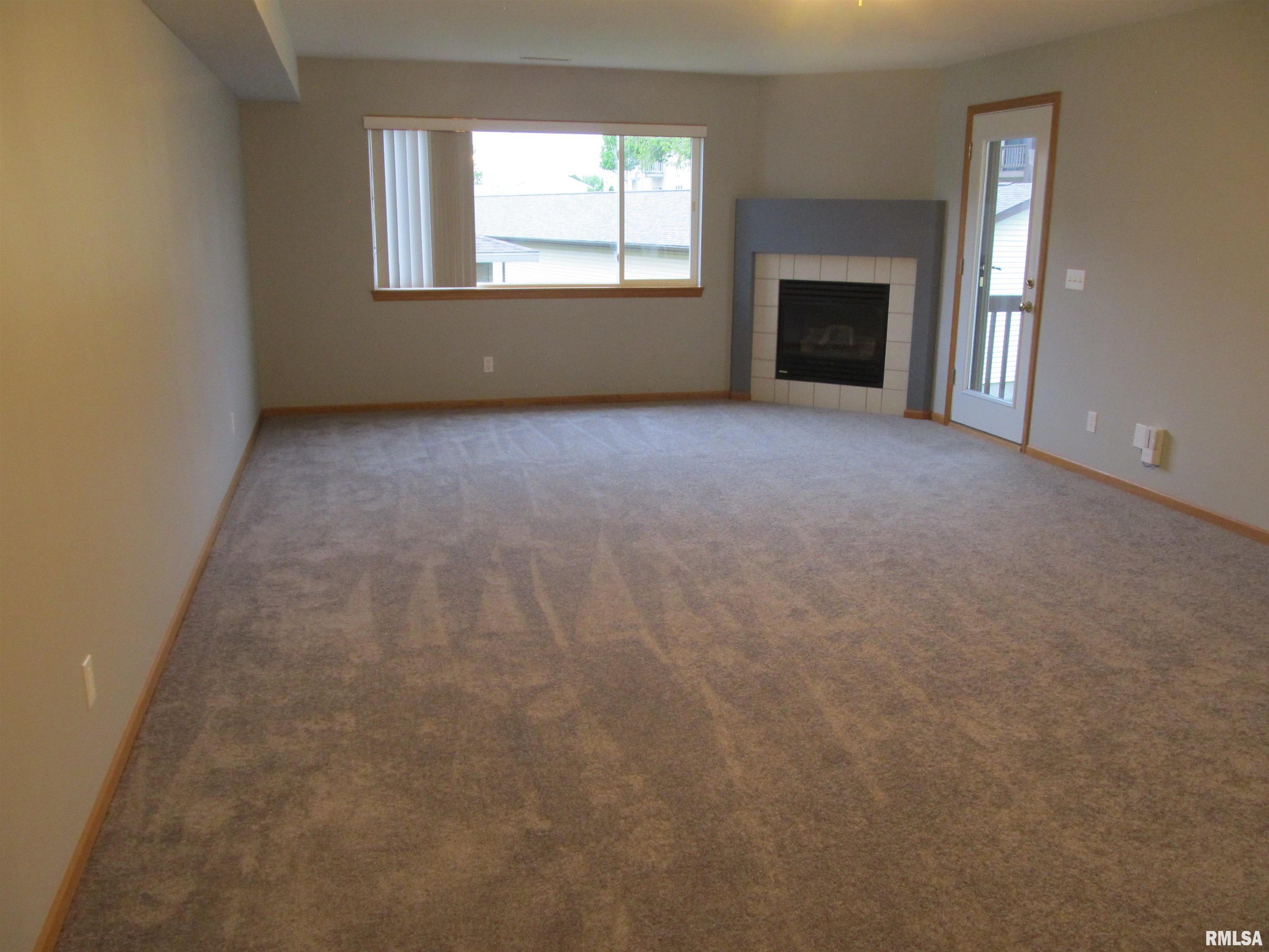 4186 Fairview Drive #5, Bettendorf, Iowa image 4