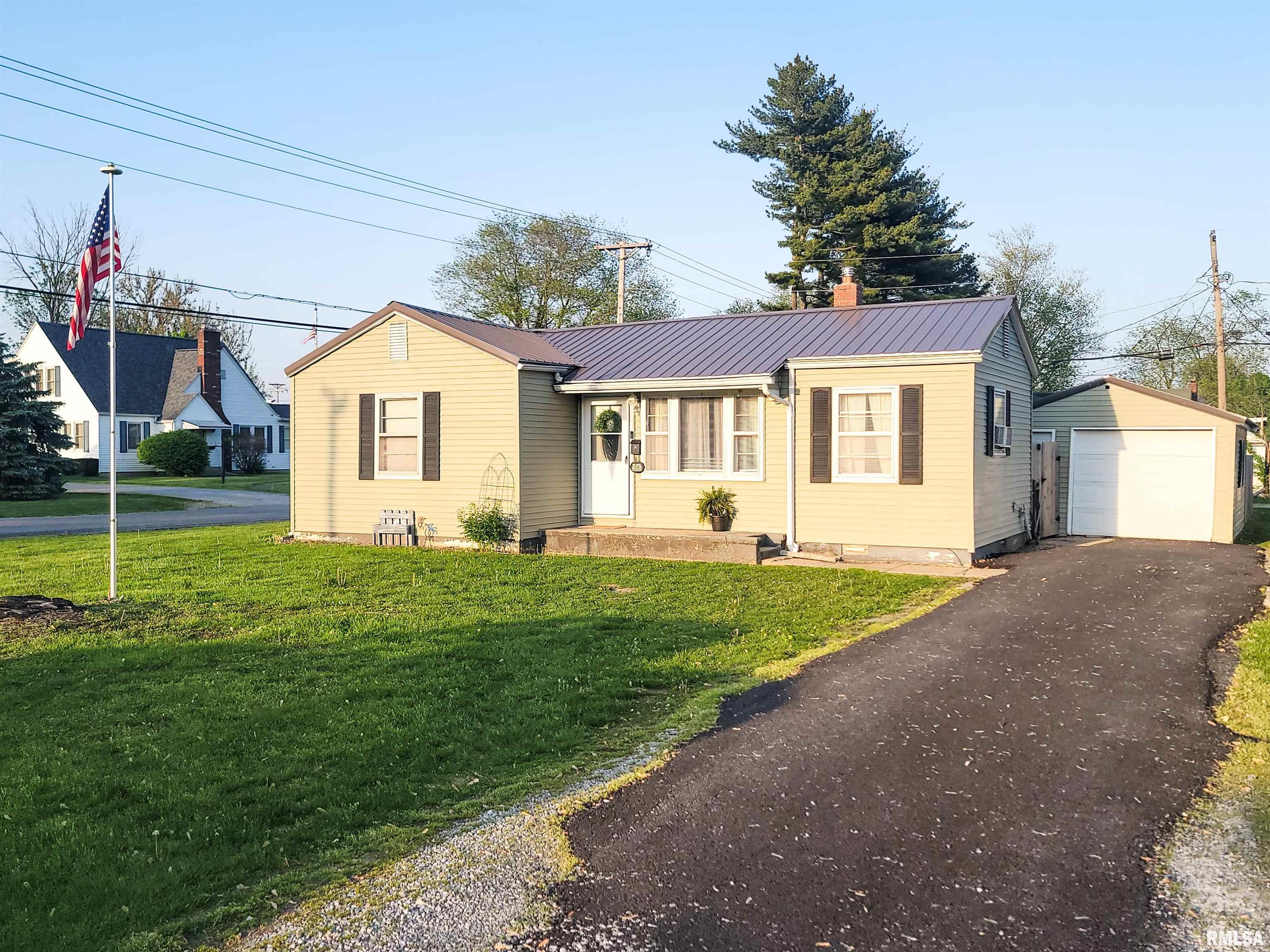 1122 Rider Street, Flora, Illinois image 1