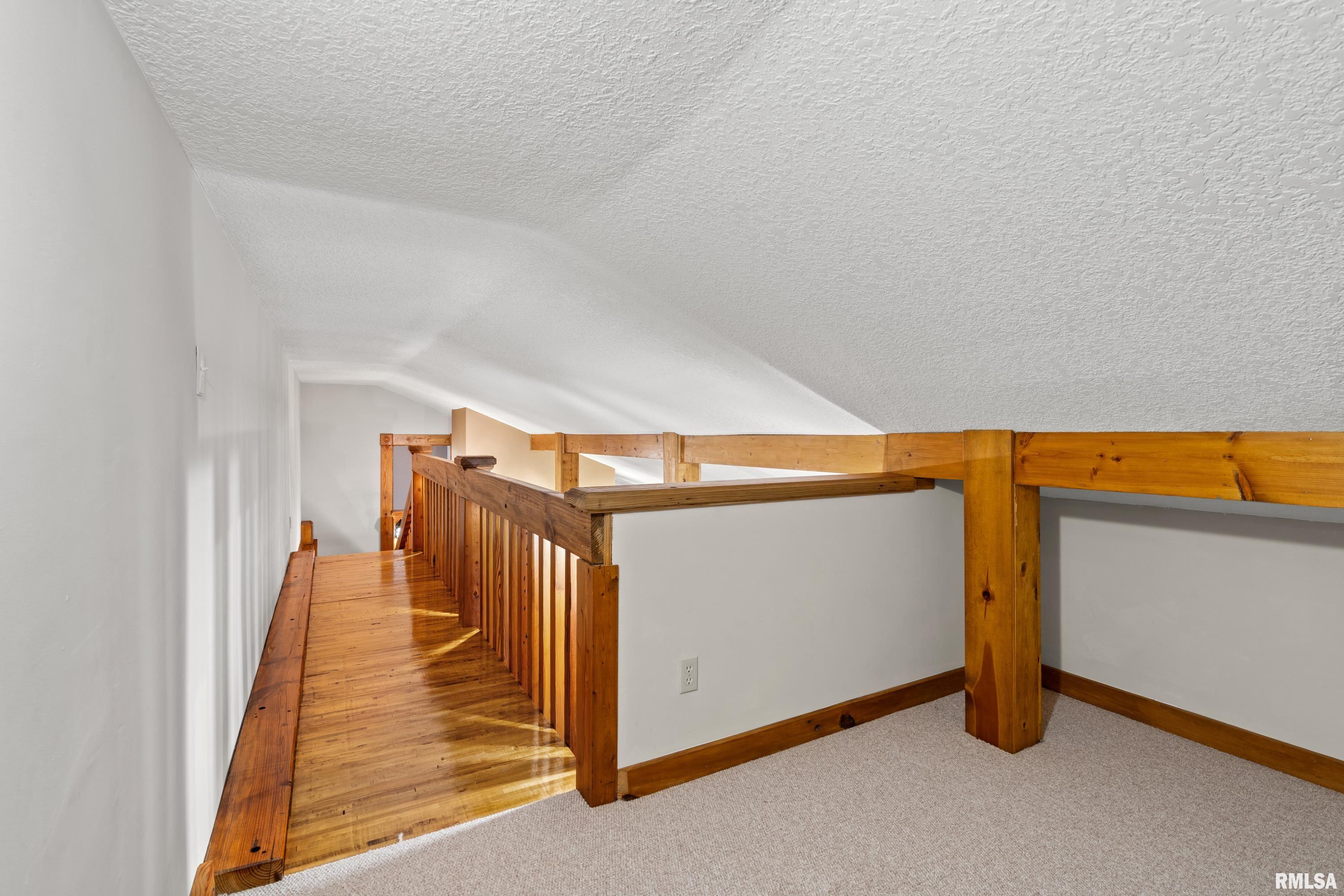 7216 Valley Drive, Bettendorf, Iowa image 27