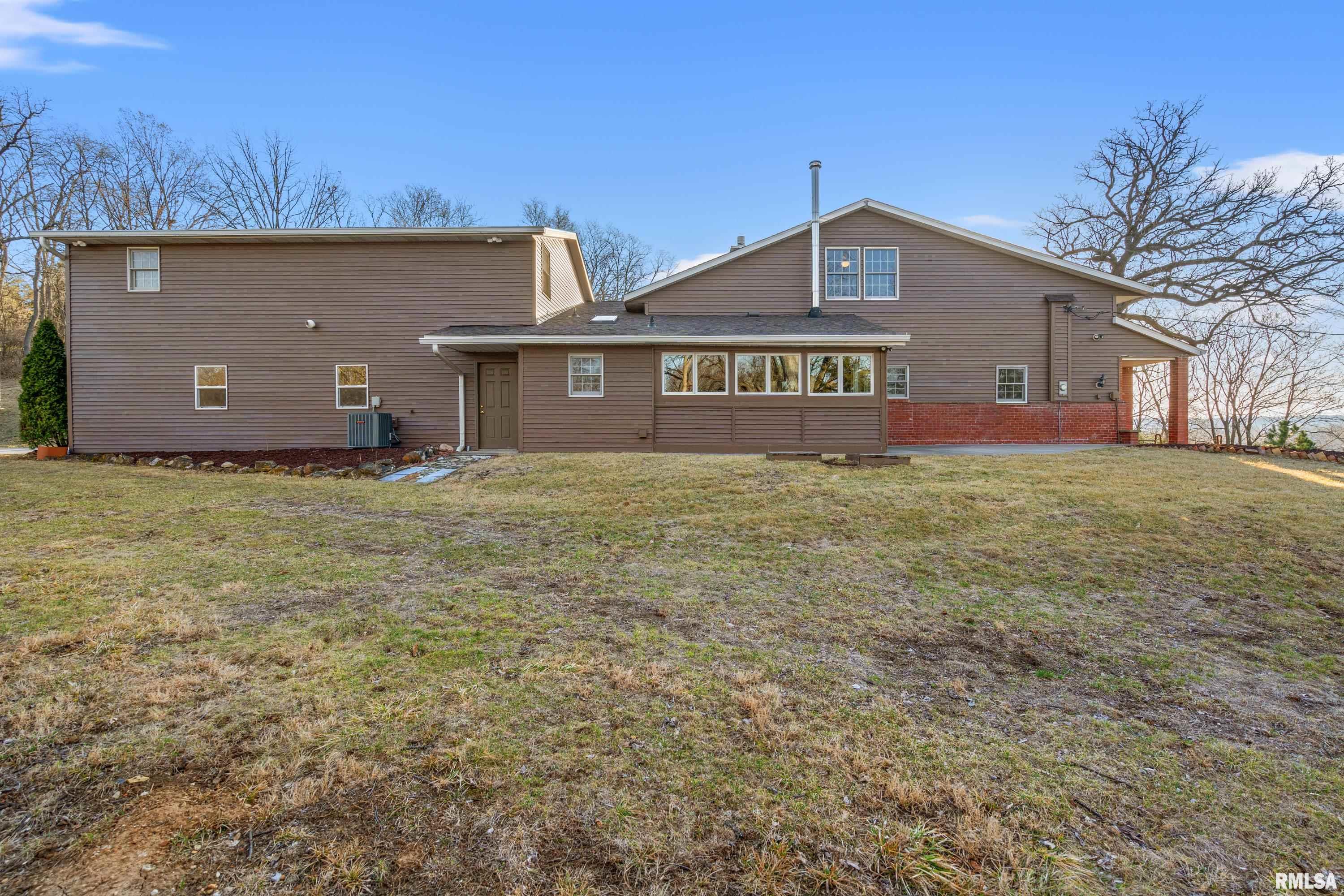 7216 Valley Drive, Bettendorf, Iowa image 7