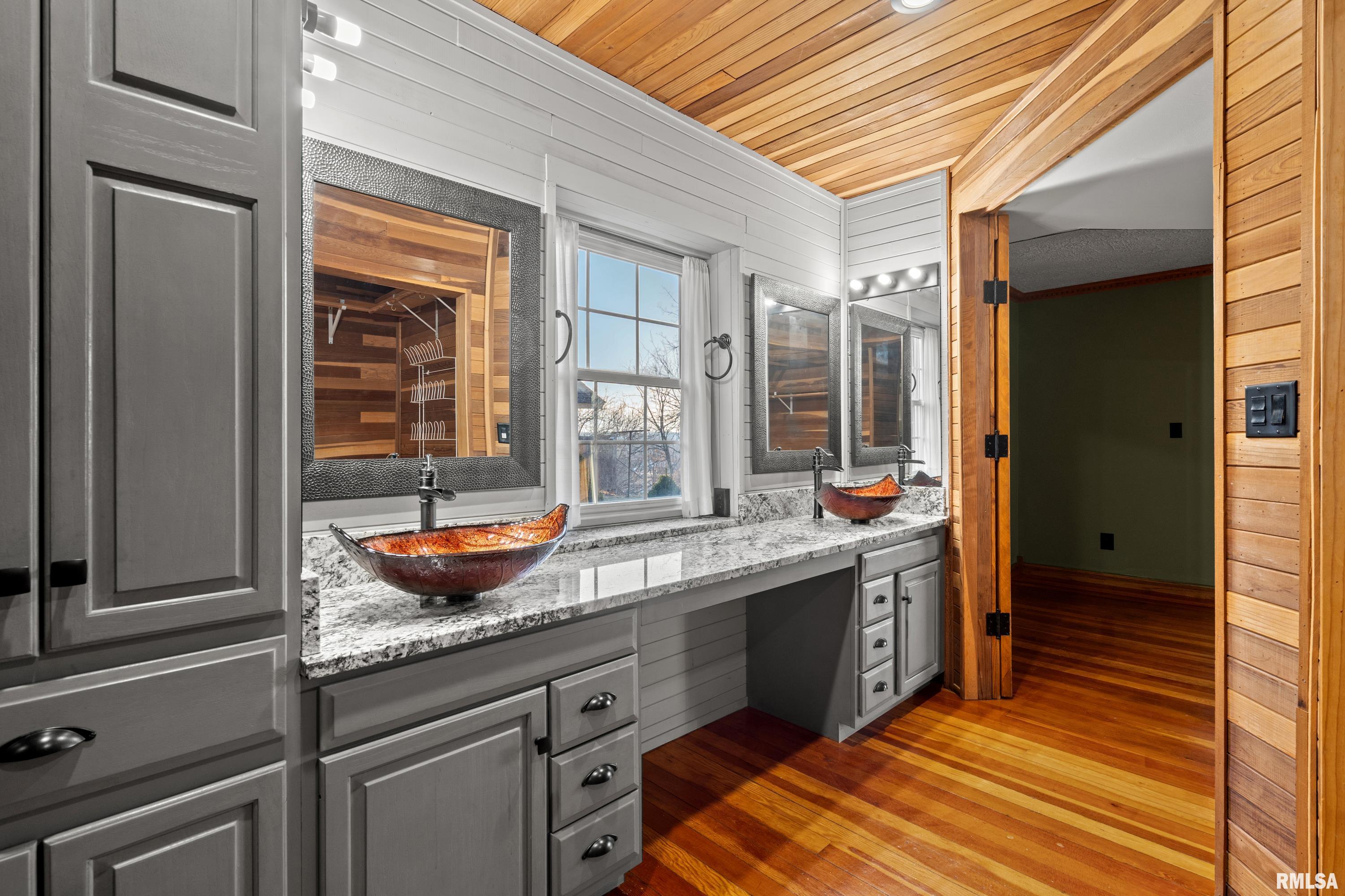 7216 Valley Drive, Bettendorf, Iowa image 31