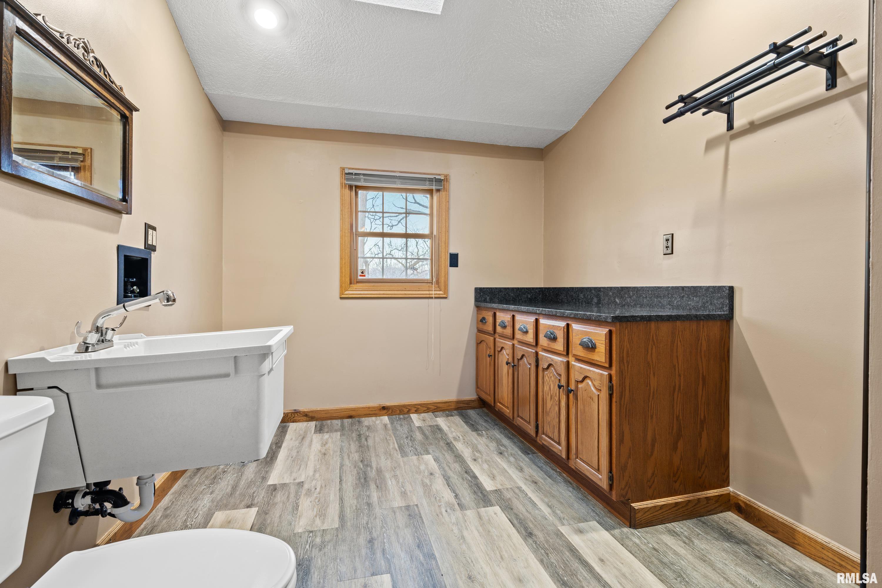 7216 Valley Drive, Bettendorf, Iowa image 13
