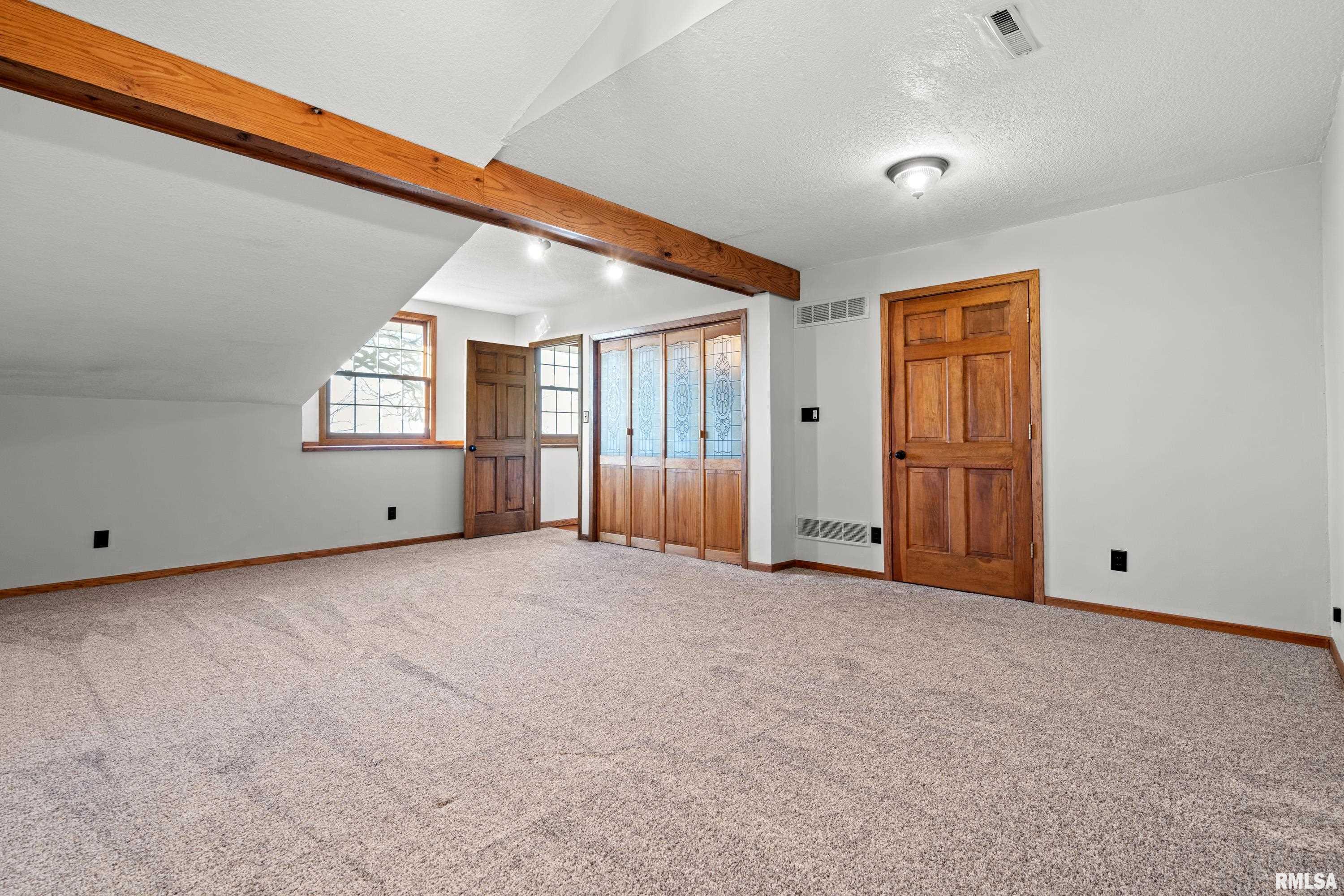 7216 Valley Drive, Bettendorf, Iowa image 42