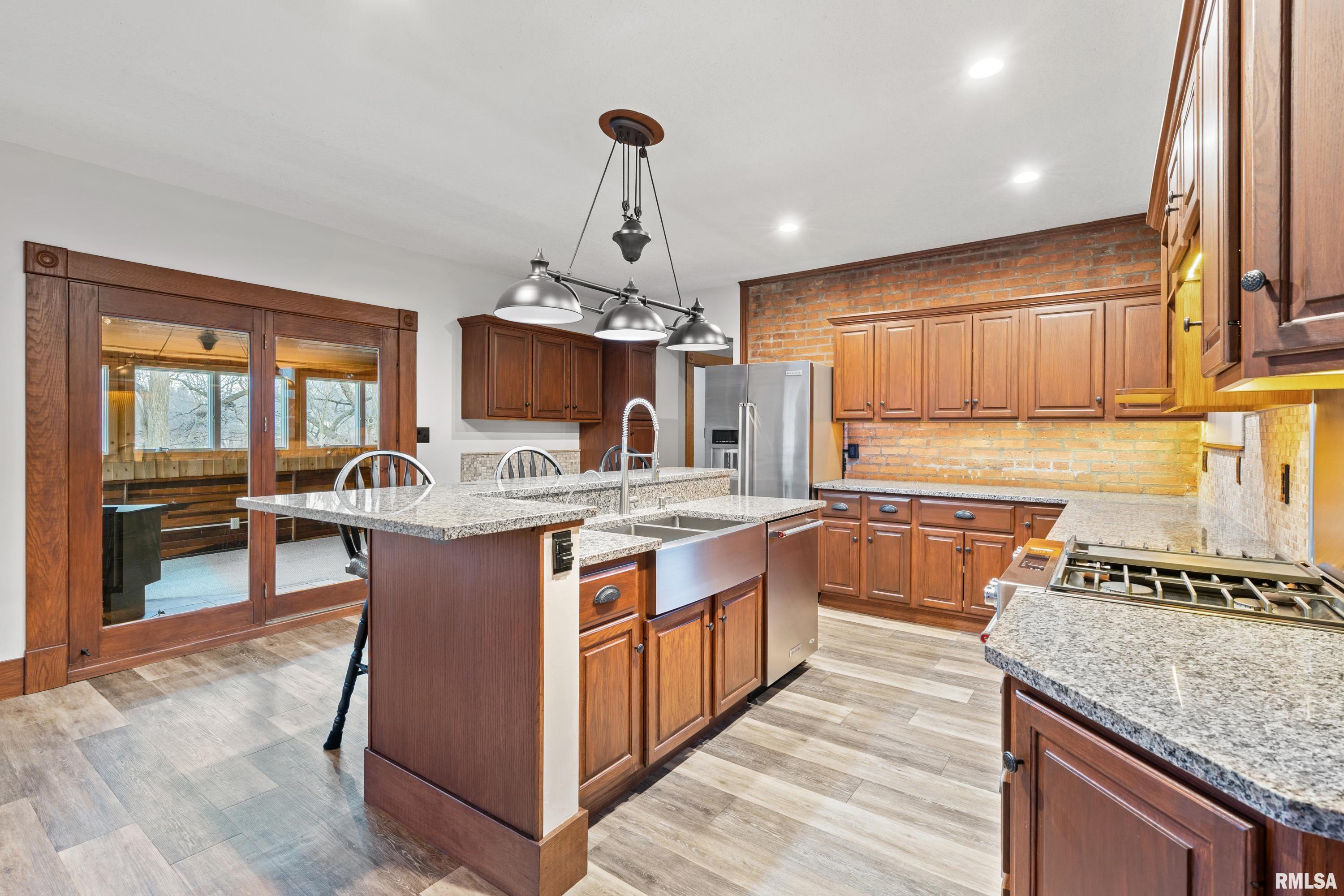 7216 Valley Drive, Bettendorf, Iowa image 23