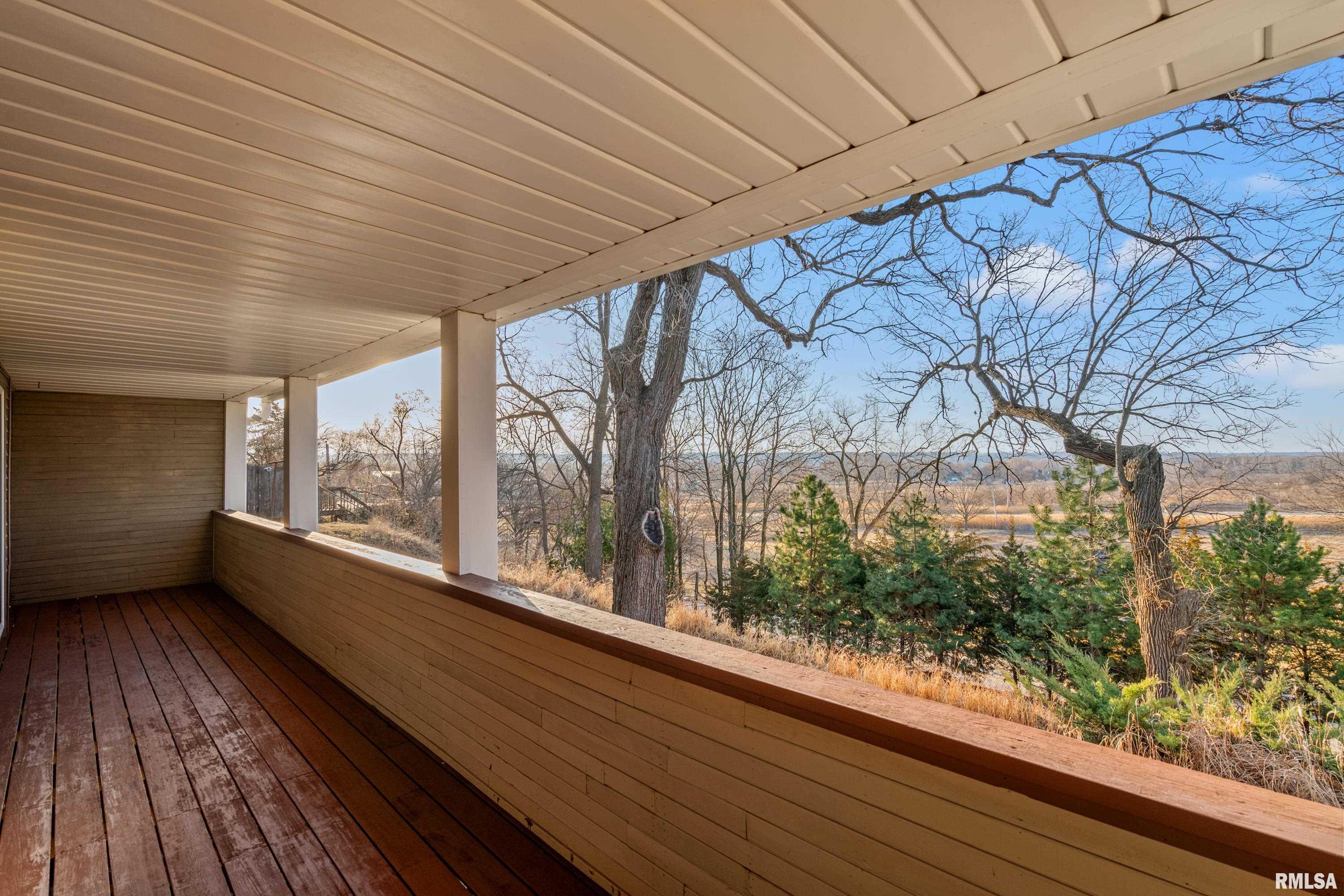 7216 Valley Drive, Bettendorf, Iowa image 34