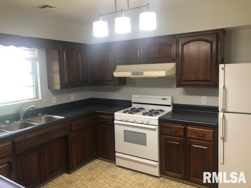 5004 N University Street, Peoria, Illinois image 5