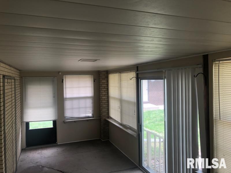 5004 N University Street, Peoria, Illinois image 9