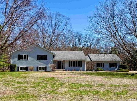 Homes For Sale - 107 Oakview Drive<br/> Knoxville, IL 61448