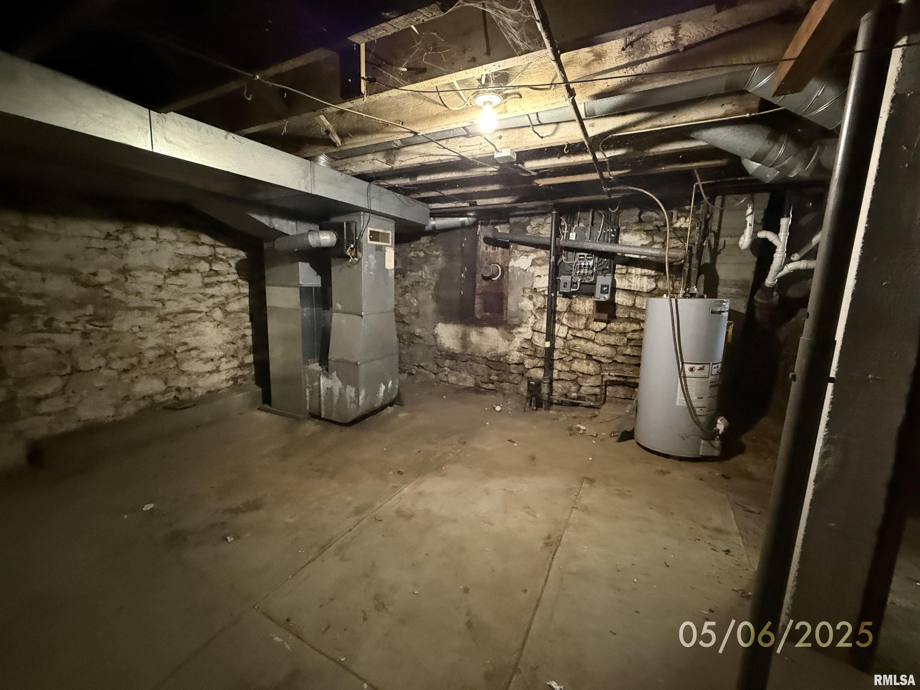 218 Sycamore Street, Quincy, Illinois image 9