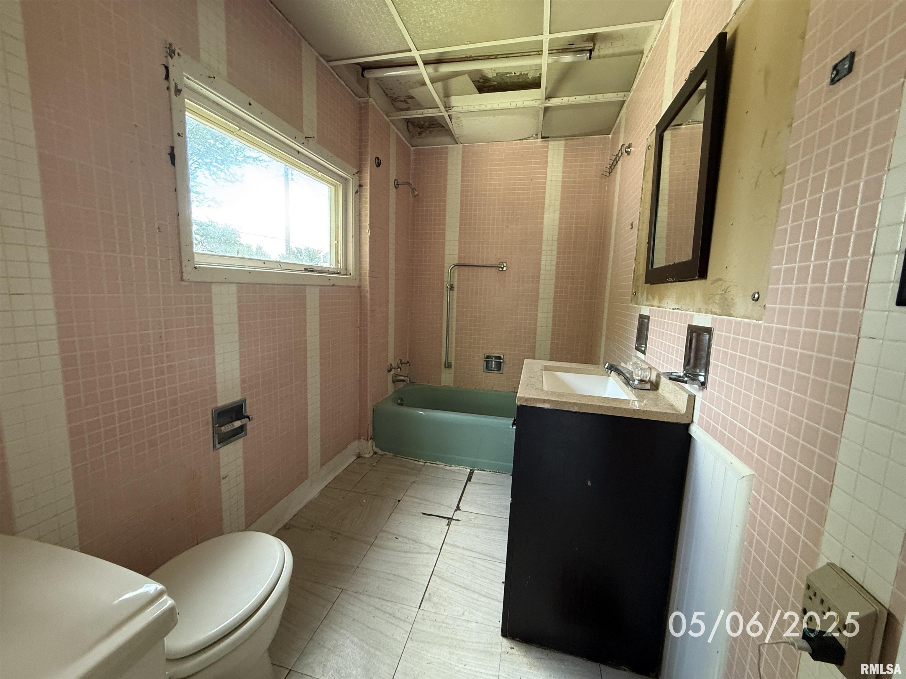 218 Sycamore Street, Quincy, Illinois image 5