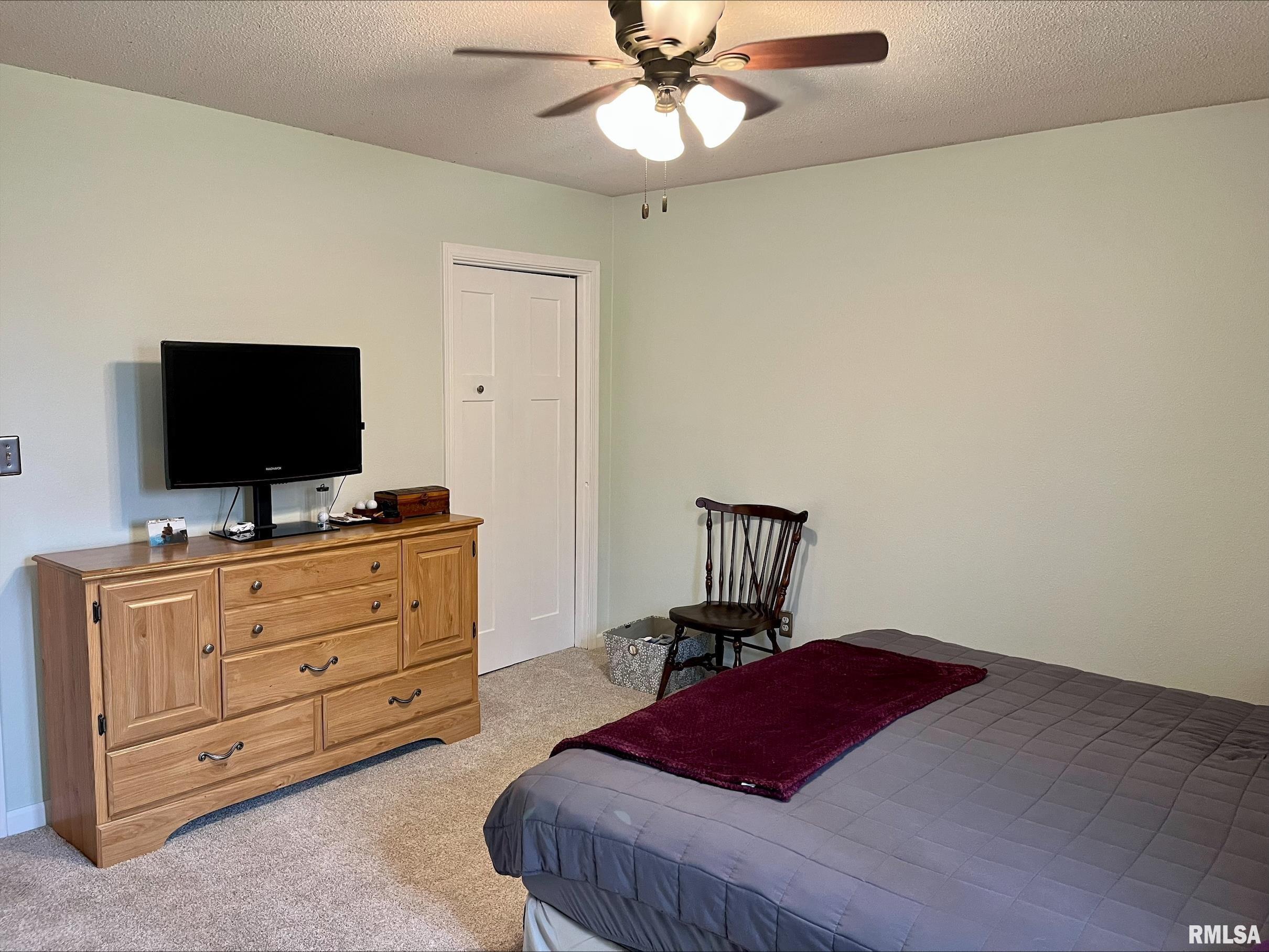 1069 Paradise Acres, Galesburg, Illinois image 16