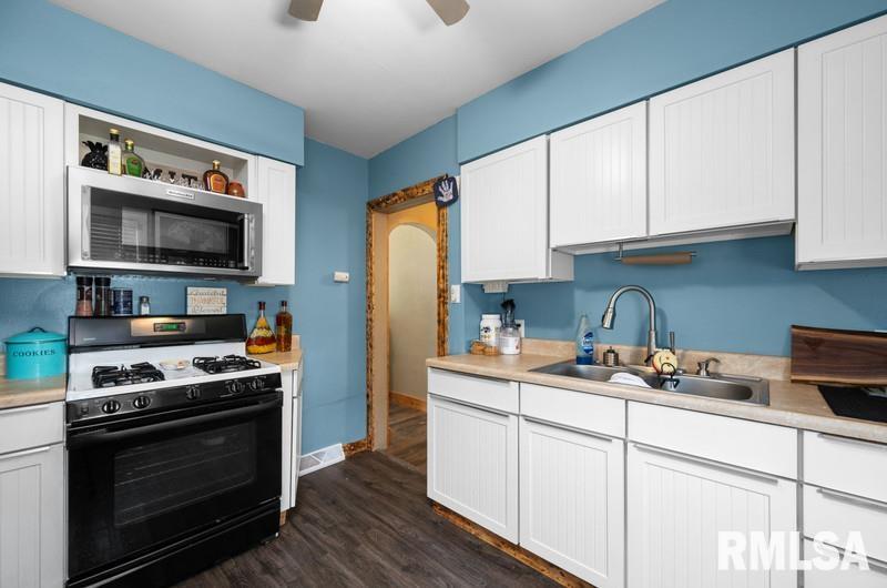3237 25th Street, Rock Island, Illinois image 4