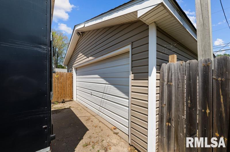 3237 25th Street, Rock Island, Illinois image 25