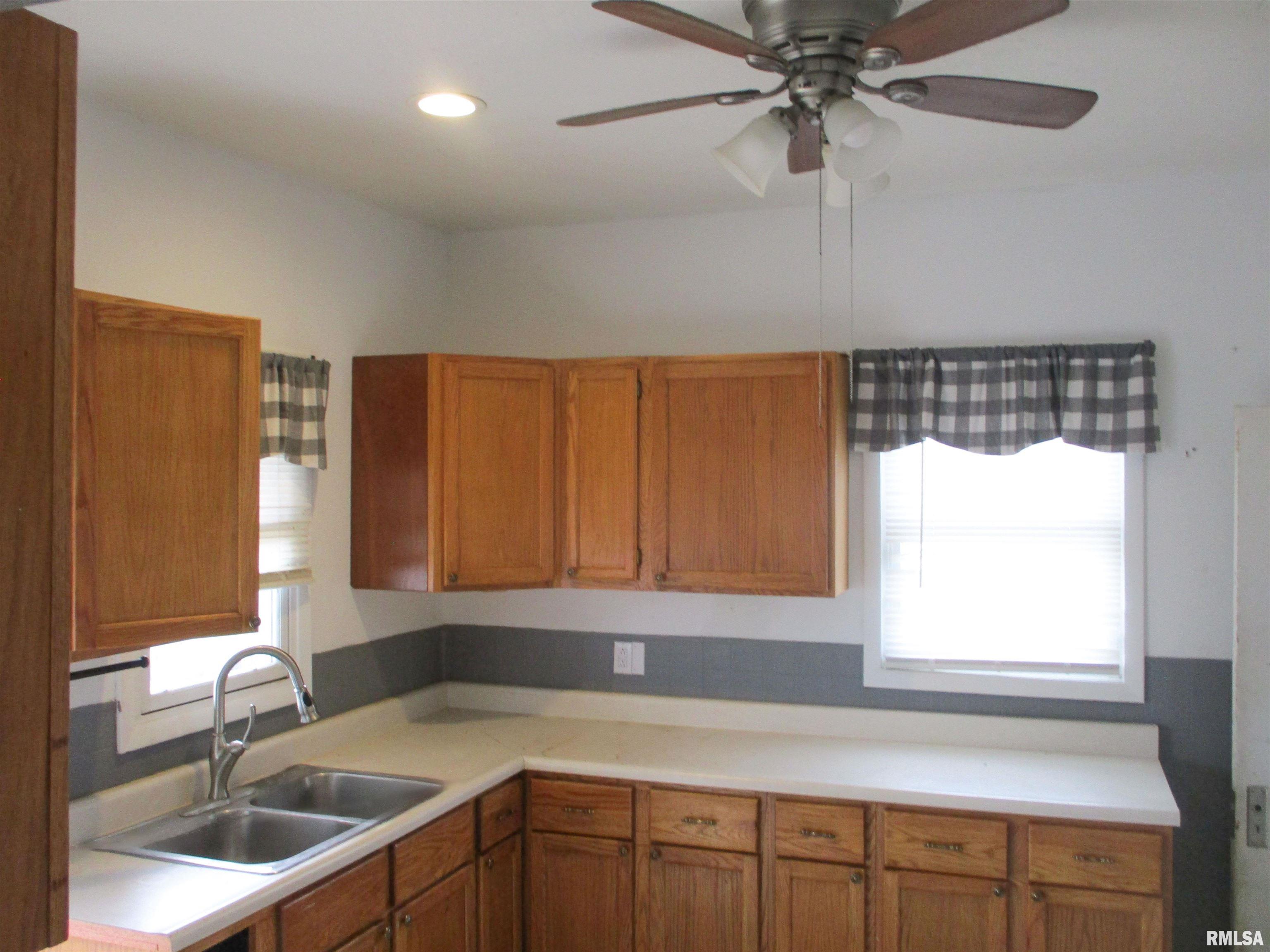 81 N 9th Avenue, Canton, Illinois image 15