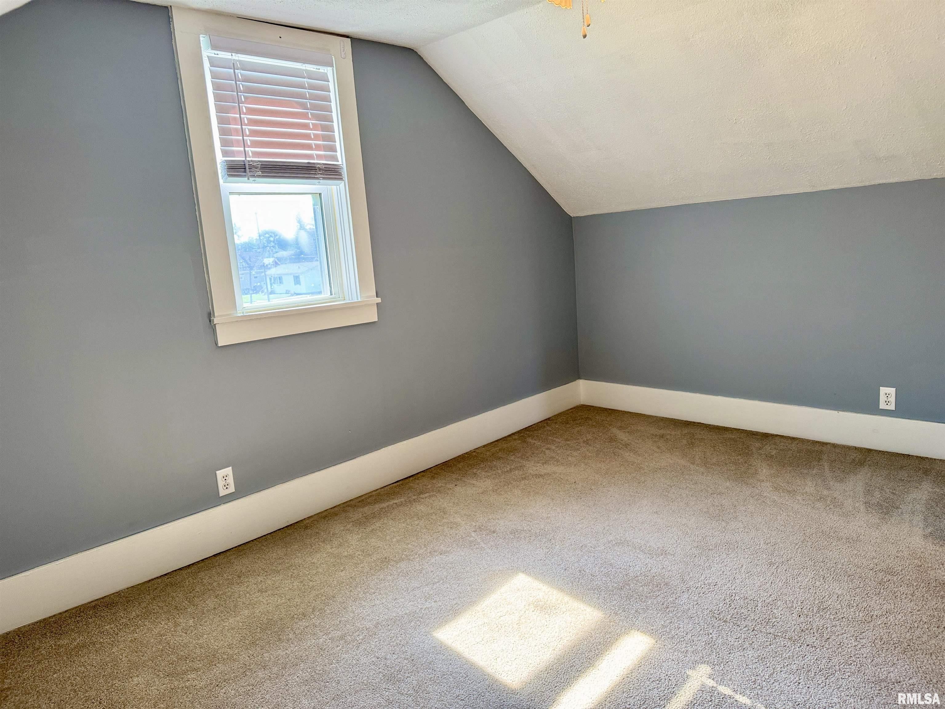 1123 W Losey Street, Galesburg, Illinois image 36