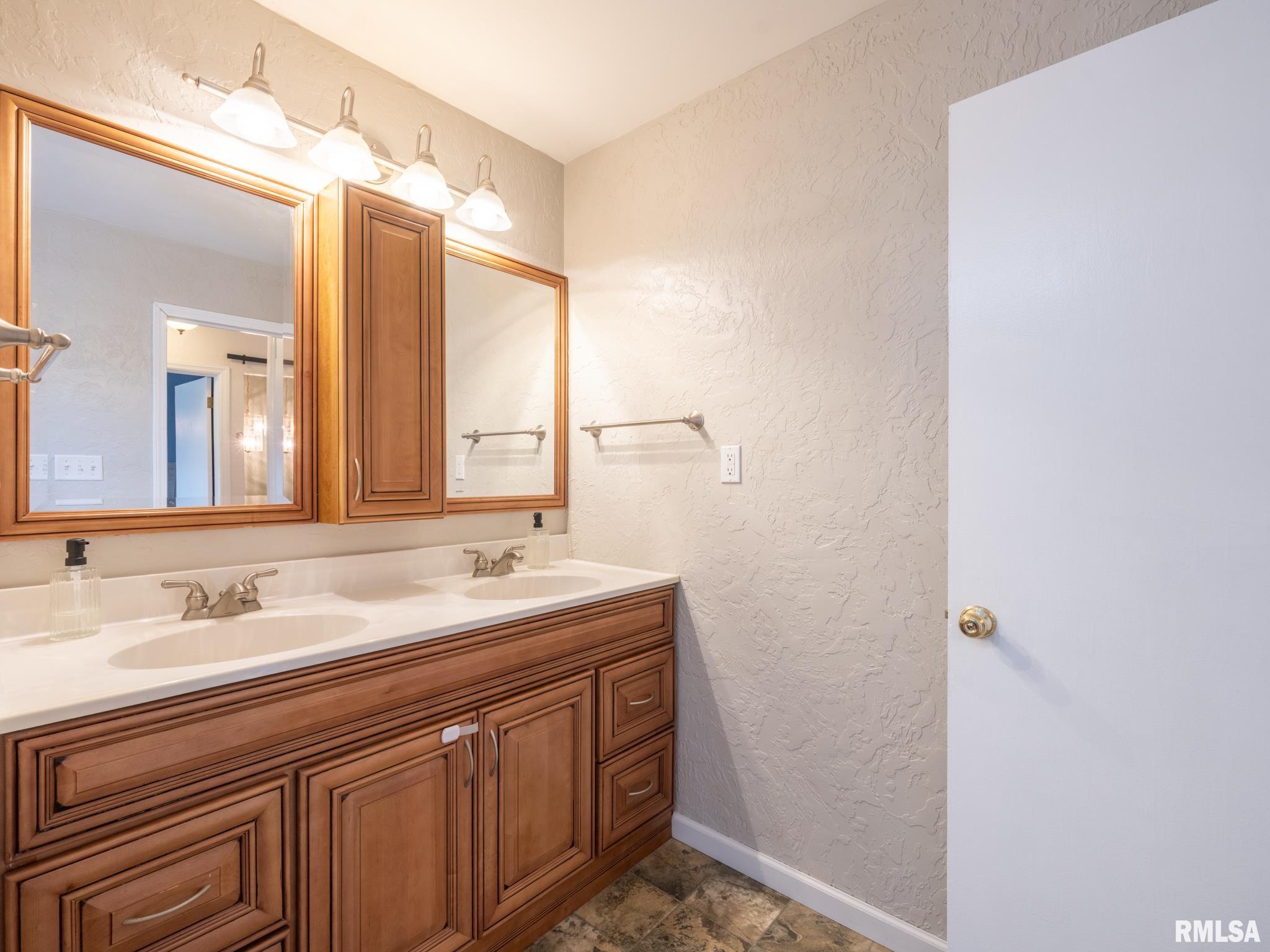 1114 E Samuel Avenue, Peoria Heights, Illinois image 36