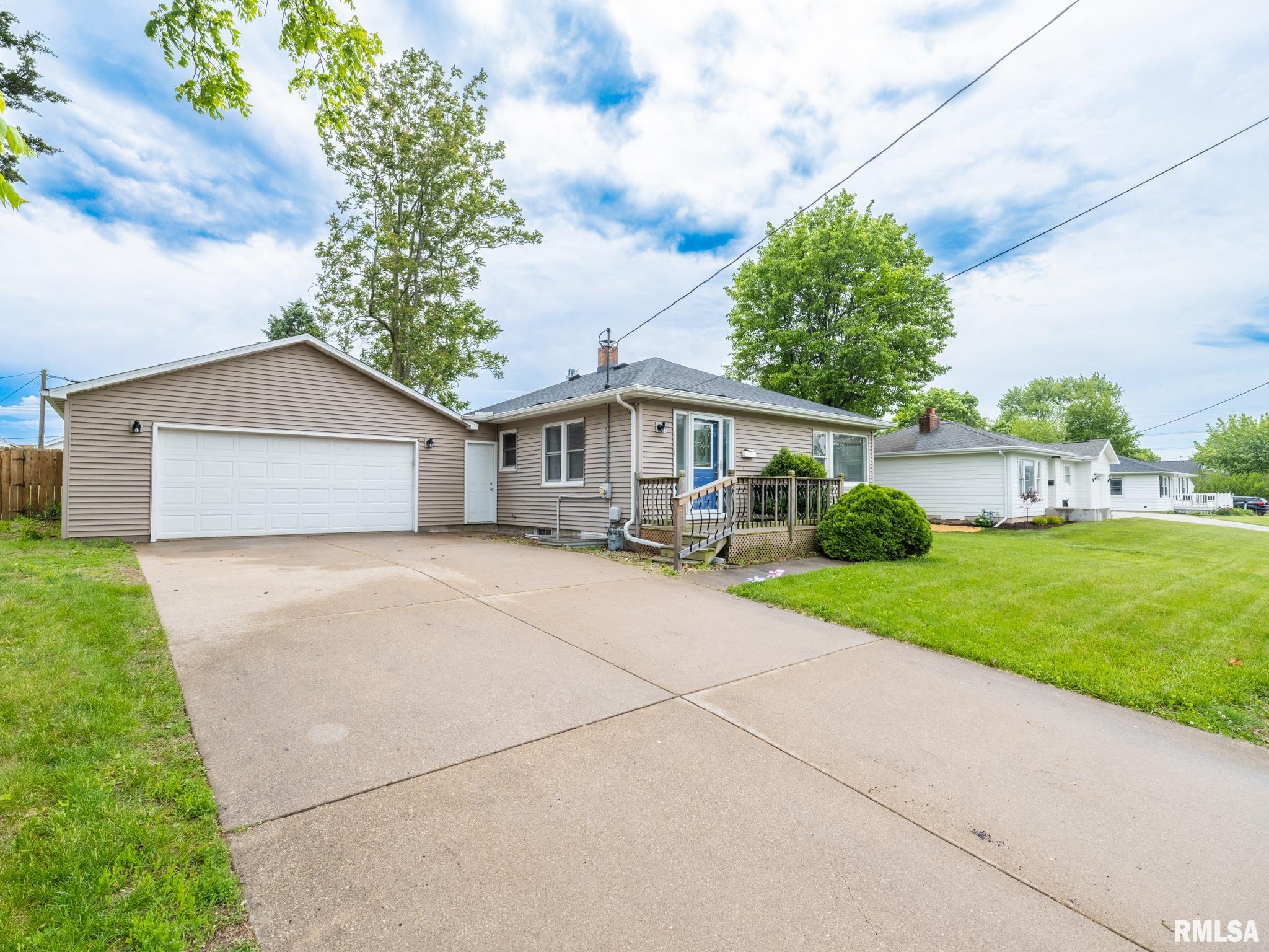 1114 E Samuel Avenue, Peoria Heights, Illinois image 2