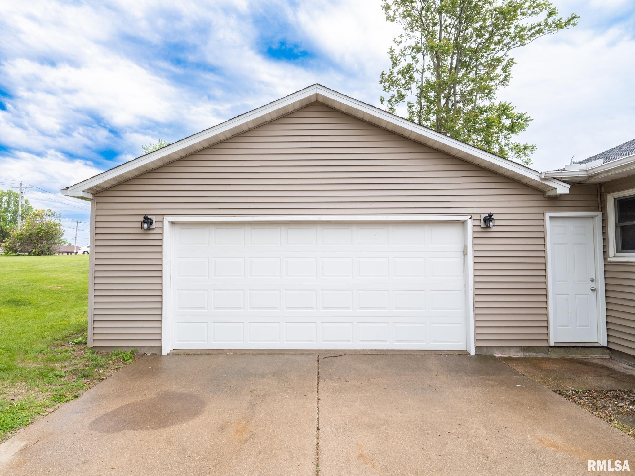 1114 E Samuel Avenue, Peoria Heights, Illinois image 50