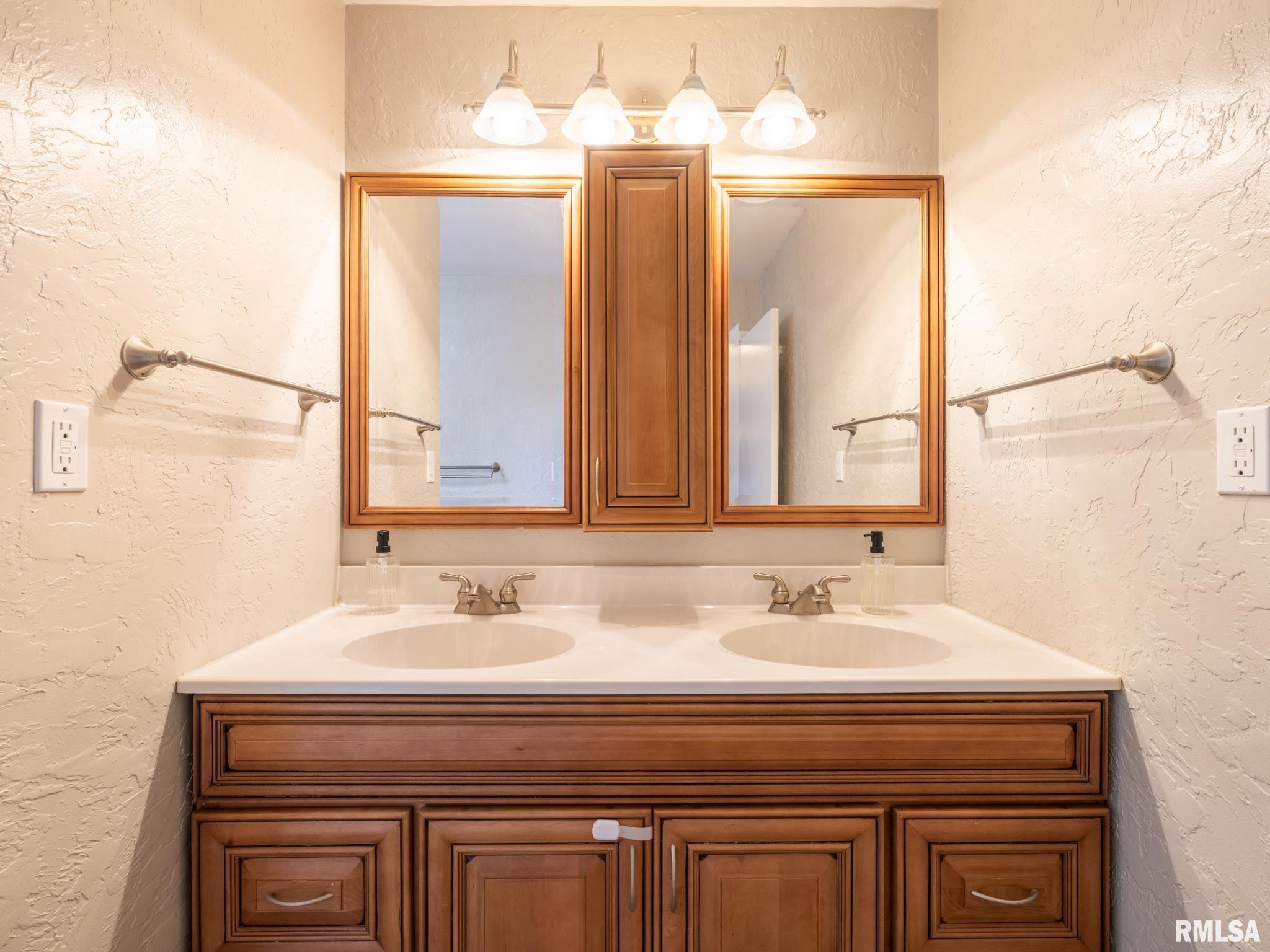 1114 E Samuel Avenue, Peoria Heights, Illinois image 34