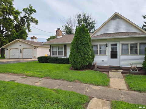 Homes For Sale - 240 W Vine Street<br/> Fulton County, Norris, IL 61553
