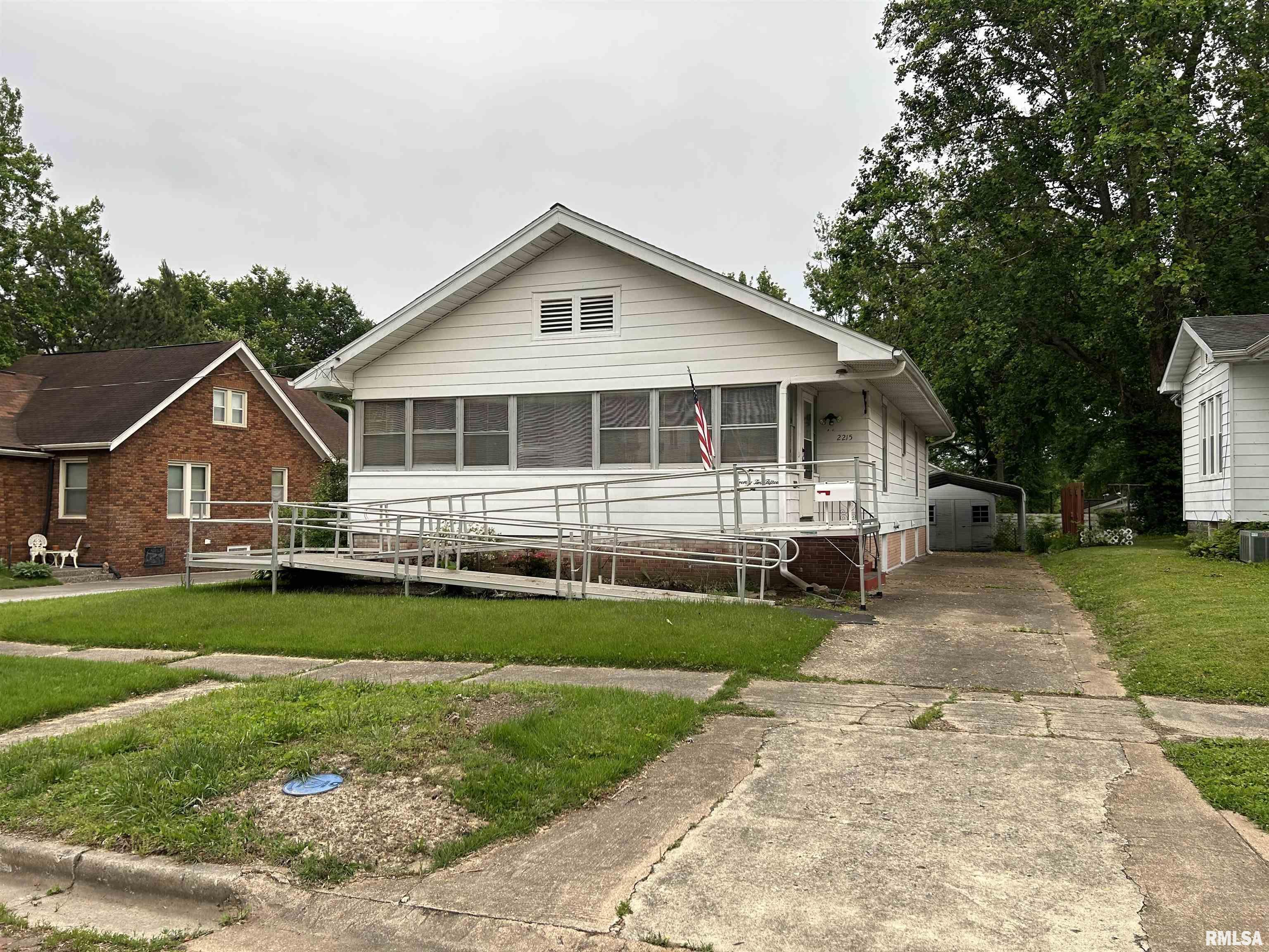 2215 Clay Street, Murphysboro, Illinois image 2